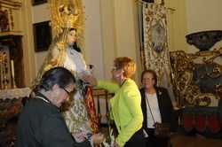 BESAMANOS A LA VIRGEN 2