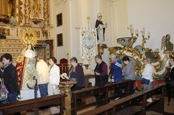 BESAMANOS A LA VIRGEN 5