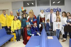 Reyes Magos de las Peñas Visitan Hospitales 5