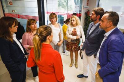 El Alcalde visita las oficinas de empleo de Móstoles (1)