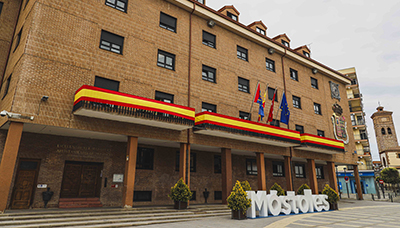 destacada FACHADA AYUNTAMIENTO BANDERA ESPAÑA