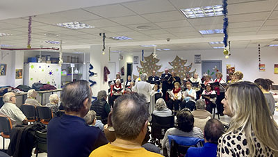 destacada Actuación Musical Coral JXXIII a residentes 2 copia