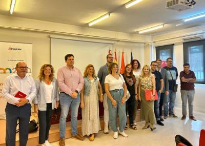 La Concejal de Economía, Industria y Empleo se reúne con las asociaciones municipales para iniciar un plan estratégico de colaboración del tejido empresarial y comercial de la ciudad