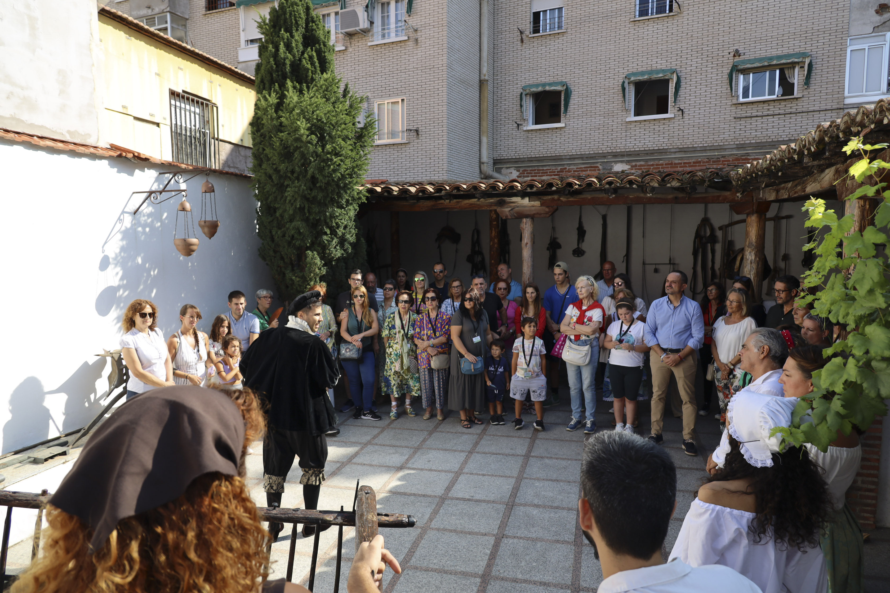 Éxito de participación en la visita teatralizada de Nuestra Señora de los Santos (3)