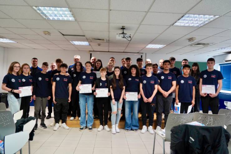 Entrega de diplomas a los 21 alumnos que han participado en el programa 4 ESO + Empresa (2)