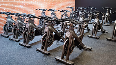 destacada Nuevas actividades llegan al polideportivo de Villafontana indoor bike copia