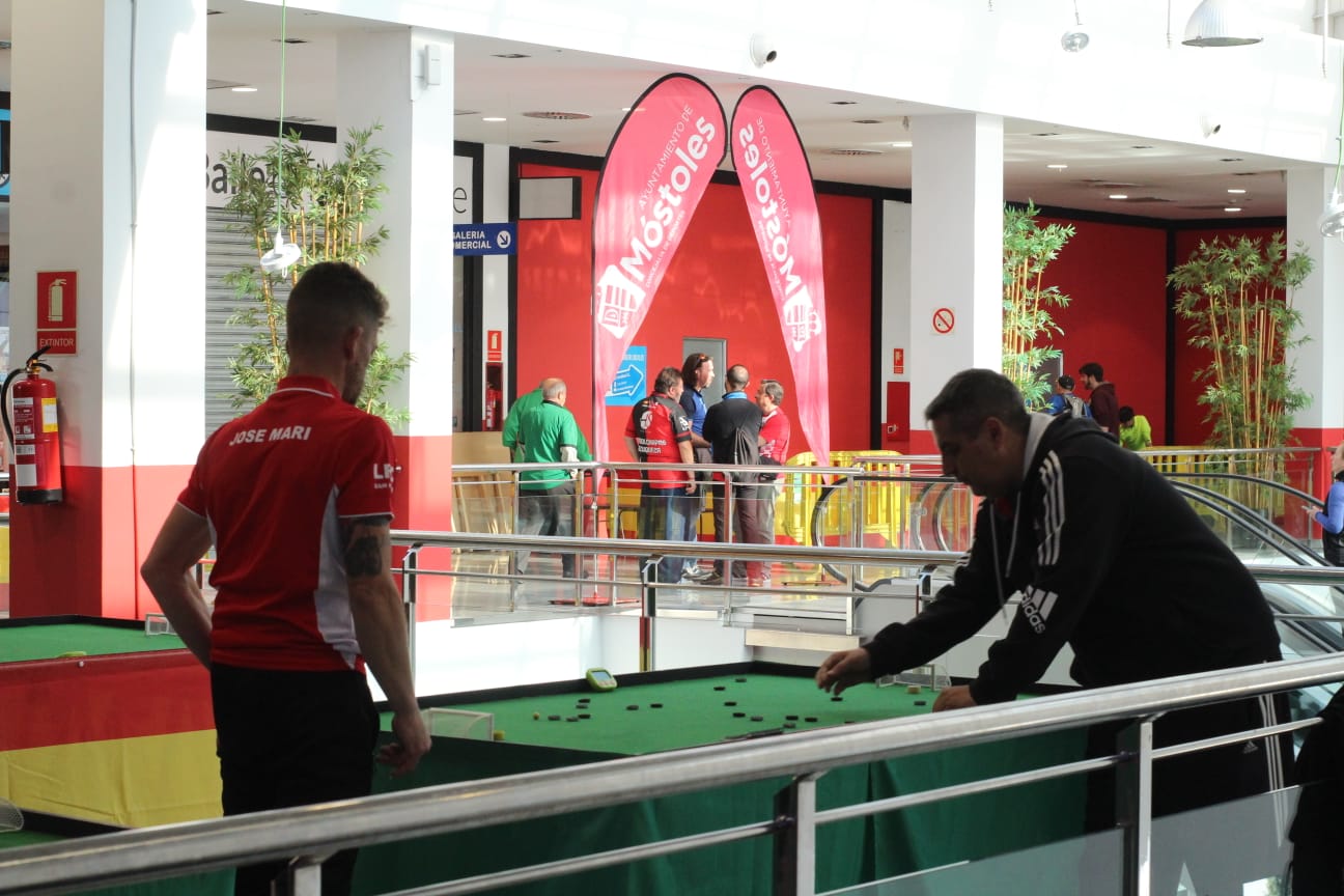 Al fondo, apoyo del Ayto (Copiar)