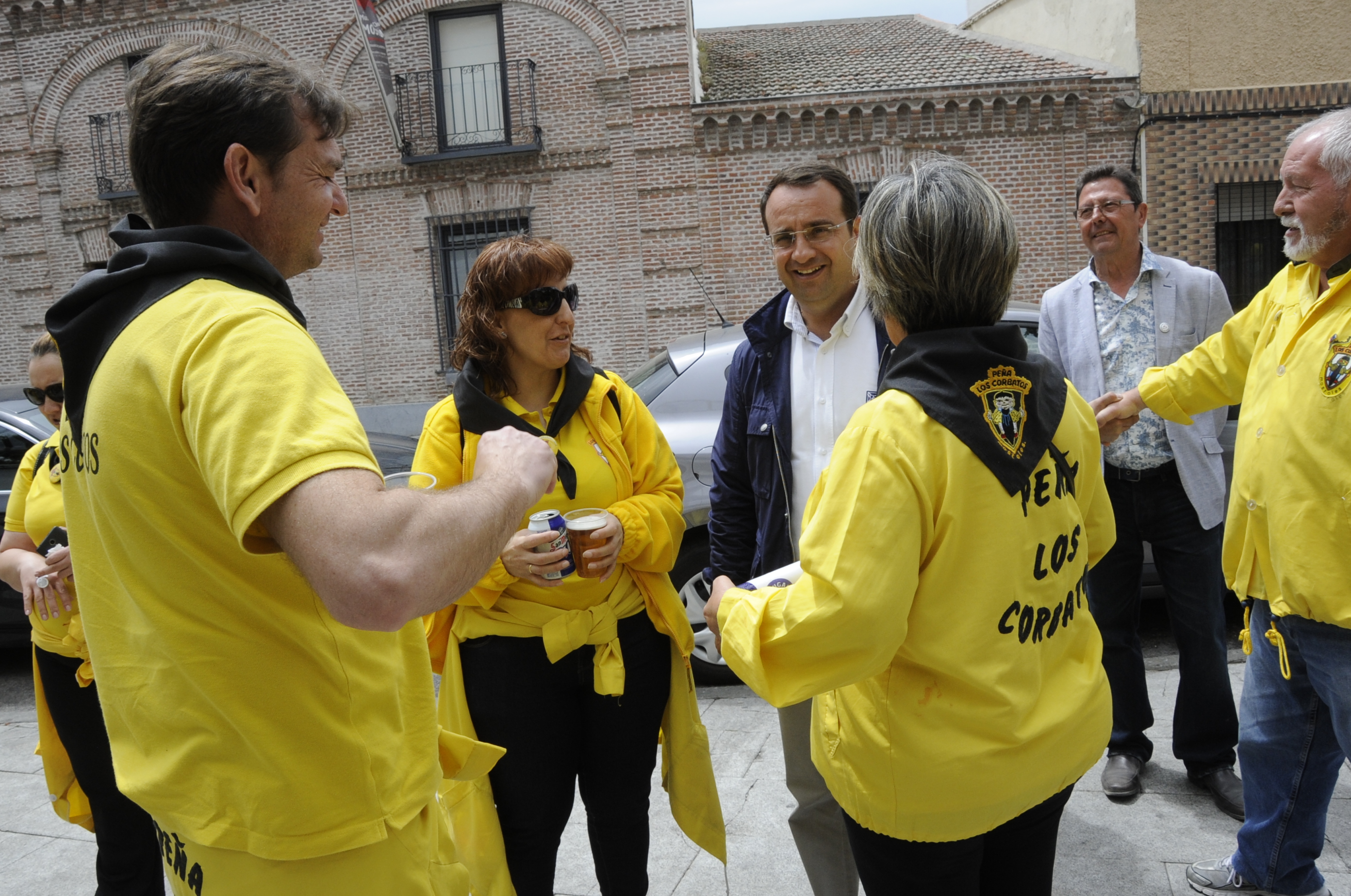 COMIDA PEÑA LOS CORBATOS_1