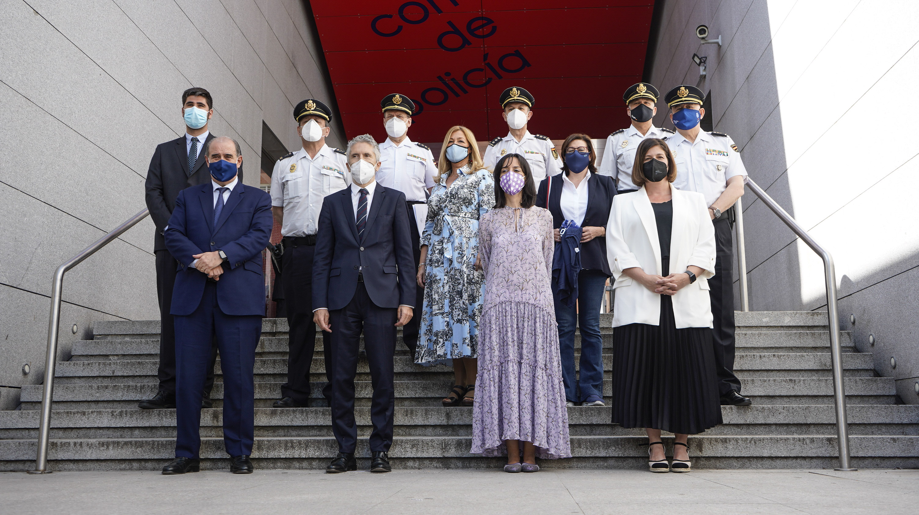 Entrega del primer DNI europeo expedido en EspañaP