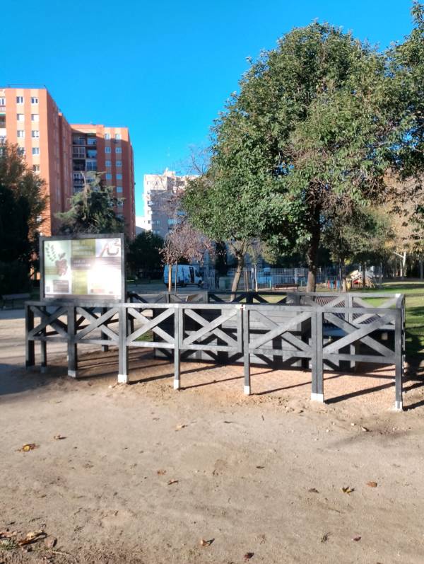 Area de compostaje comunitario - Calle Pintor Velázquez frente Calle Maestros peq