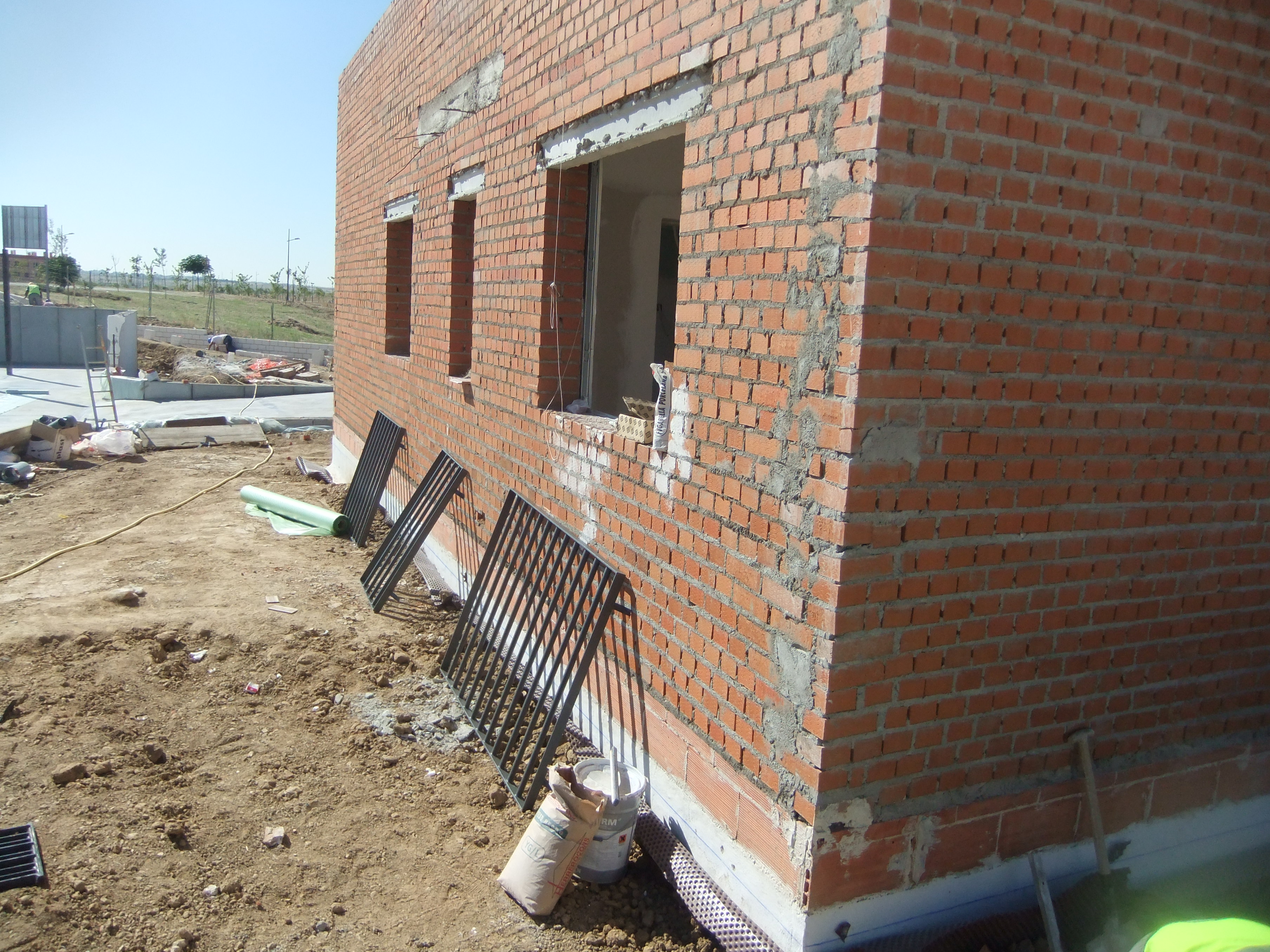 21 - MONTAJE DE REJAS