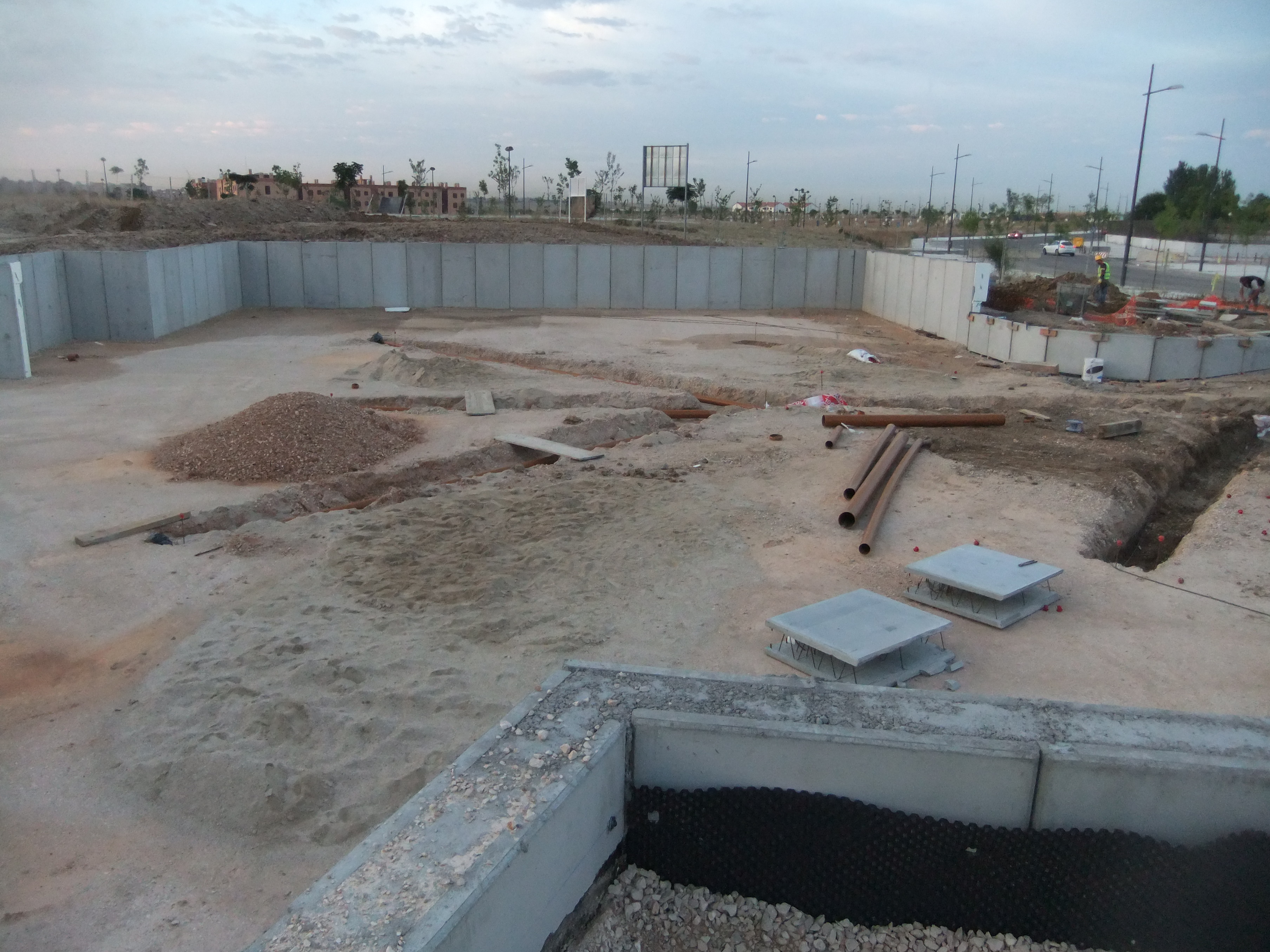 25 - SANAMIENTO INFERIOR Y BASE DE ZAHORRA