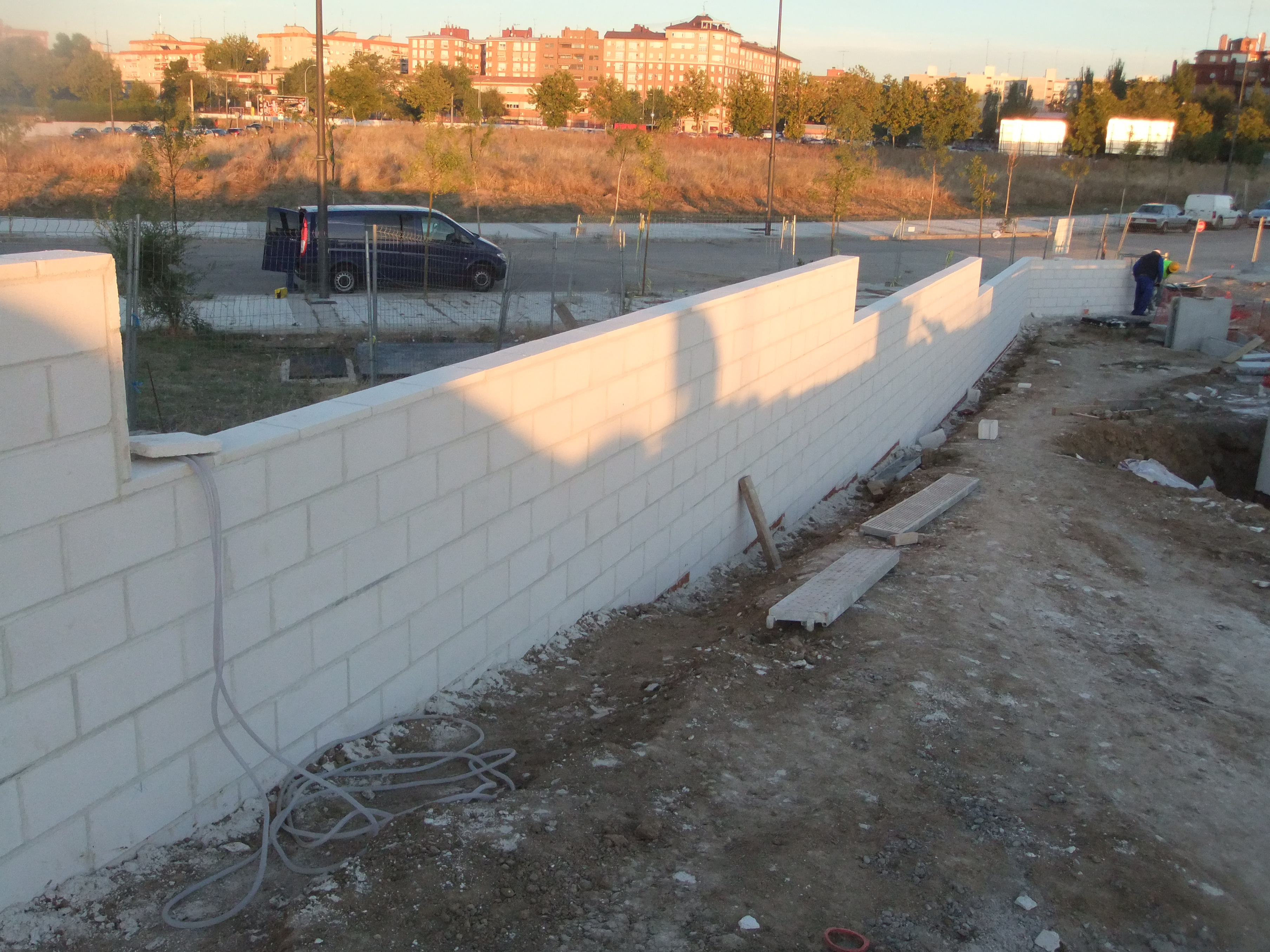 31 - CERRAMIENTO AL PARQUE