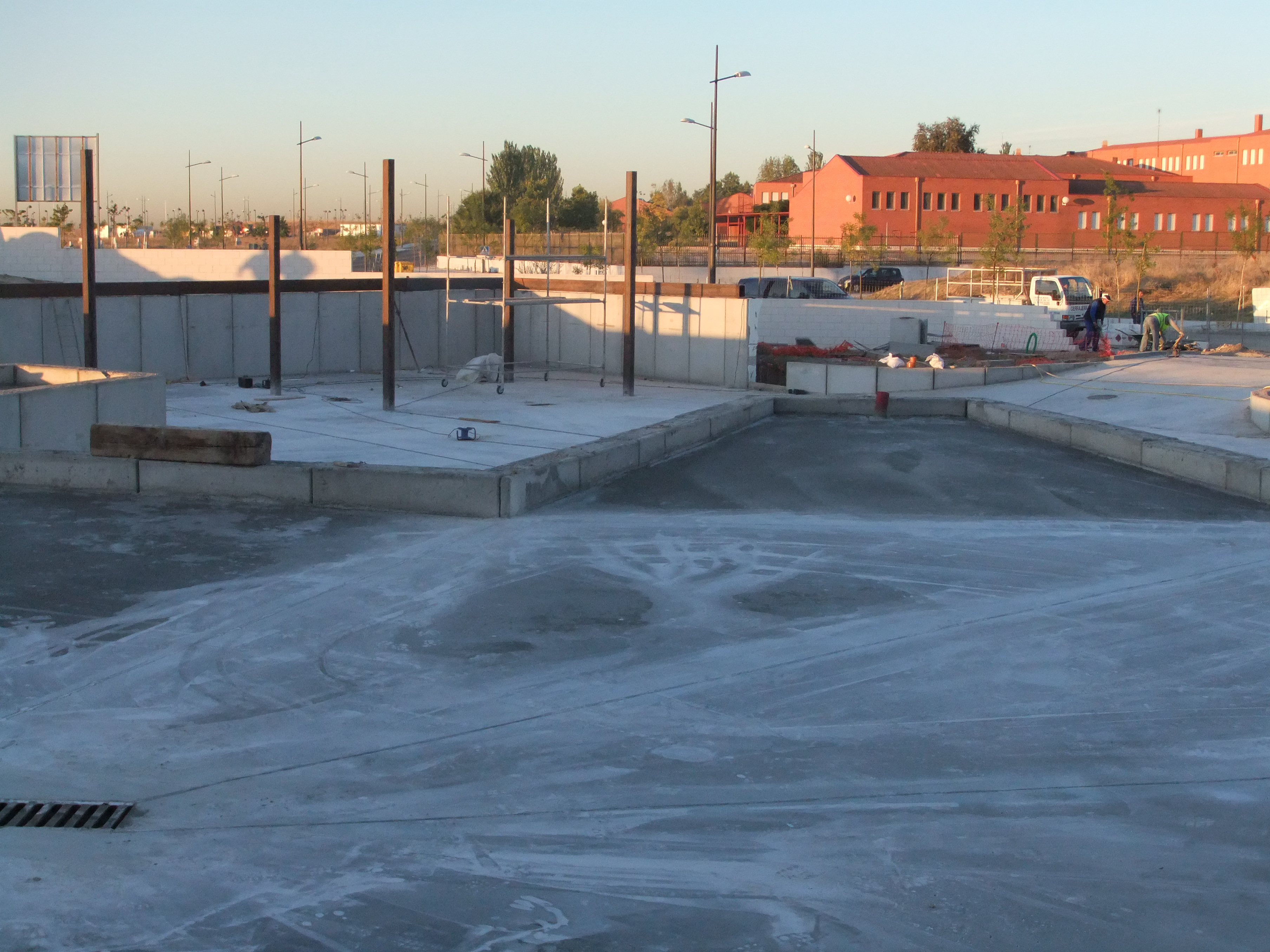 37 - HACIA EL ACCESO