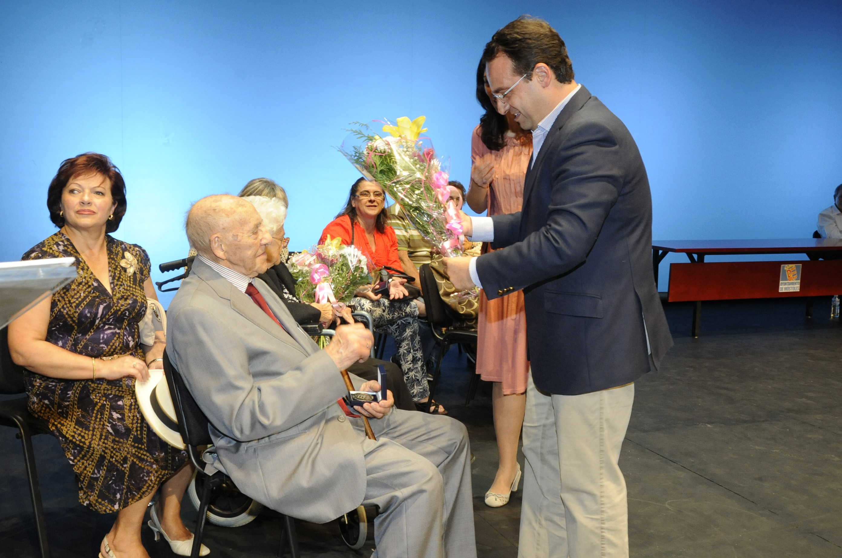 HOMENAJE MAYORES CENTENARIOS 9