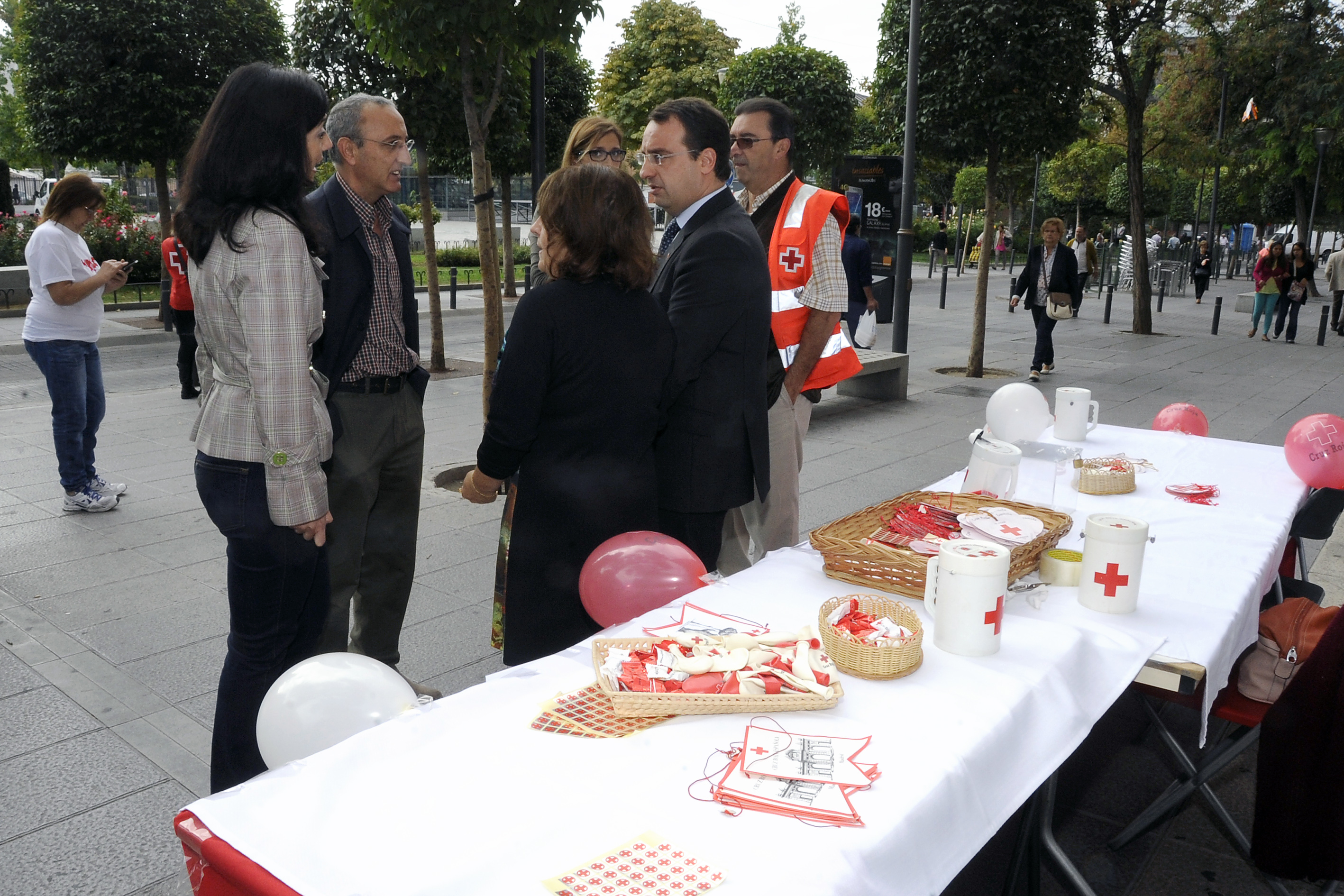 Mesa Cuestación Cruz Roja Ortiz 6
