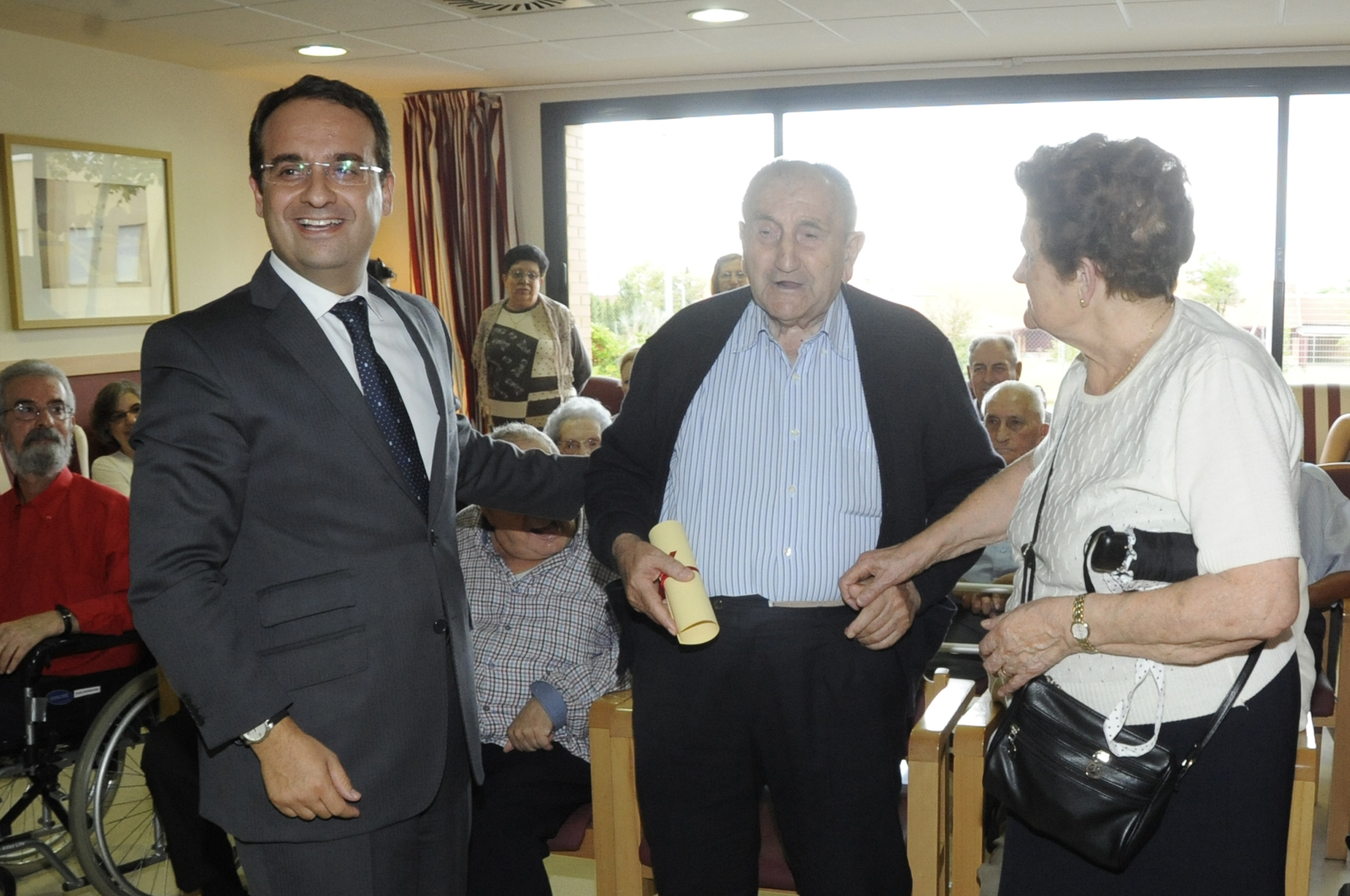 Alcalde visita SAR 15