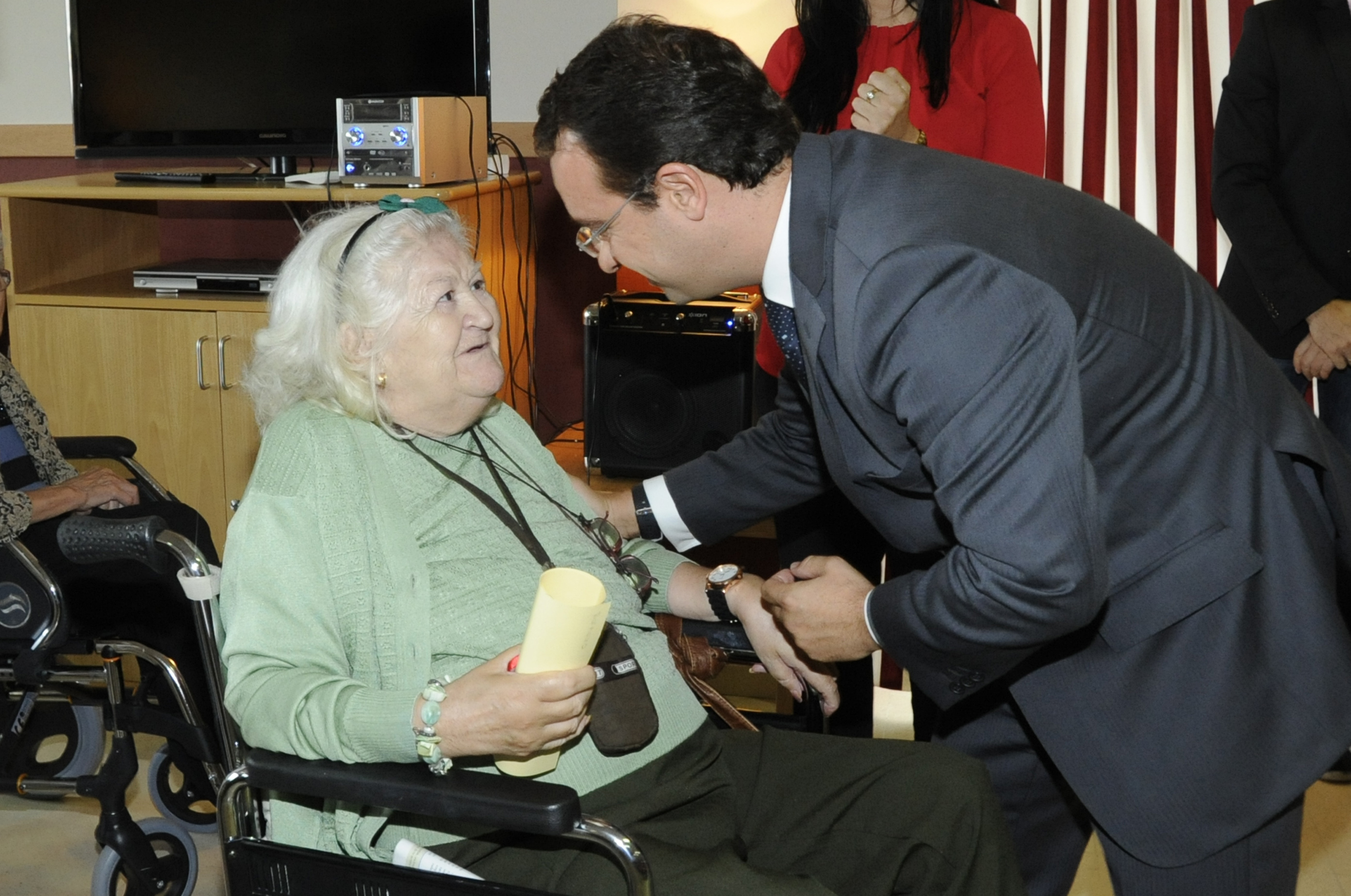 Alcalde visita SAR 16