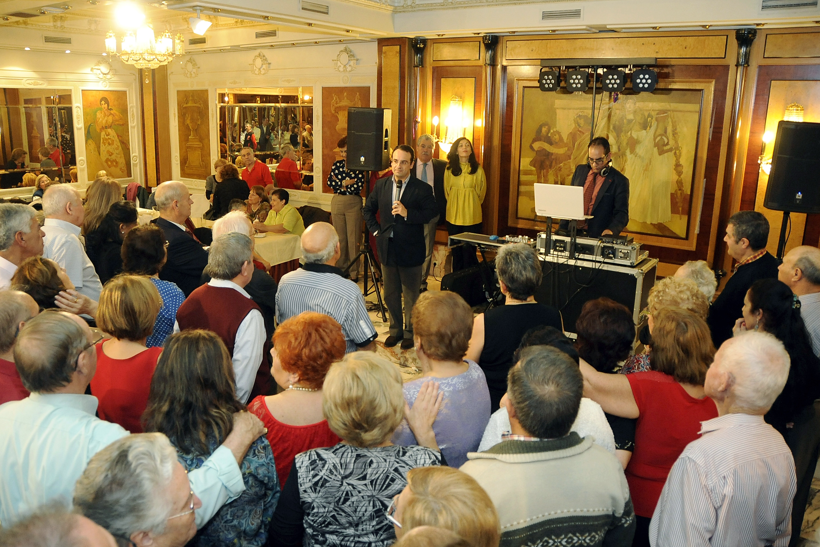 Baile Mayores Navidad 18