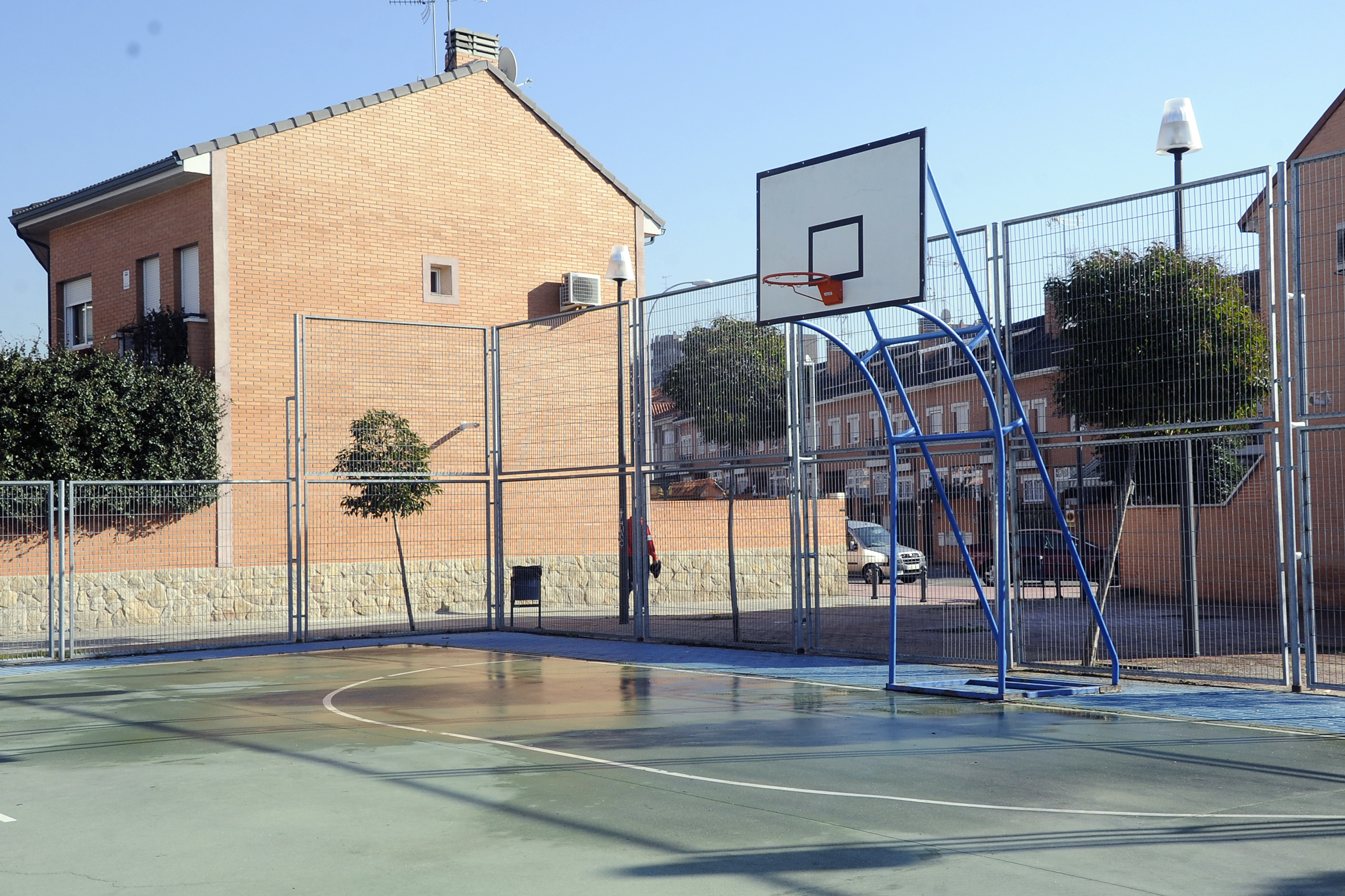 Pistas deportivas Calle Julio Verne 2
