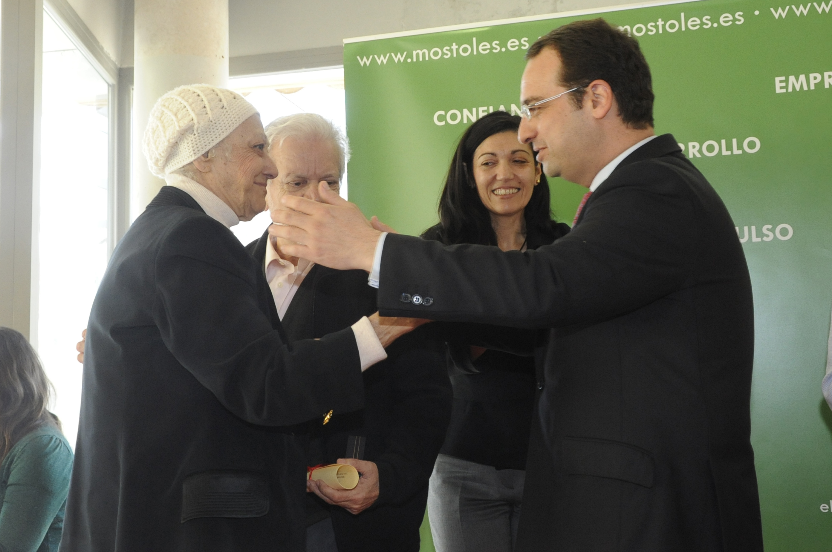 COLABORADORES MAYORES 9