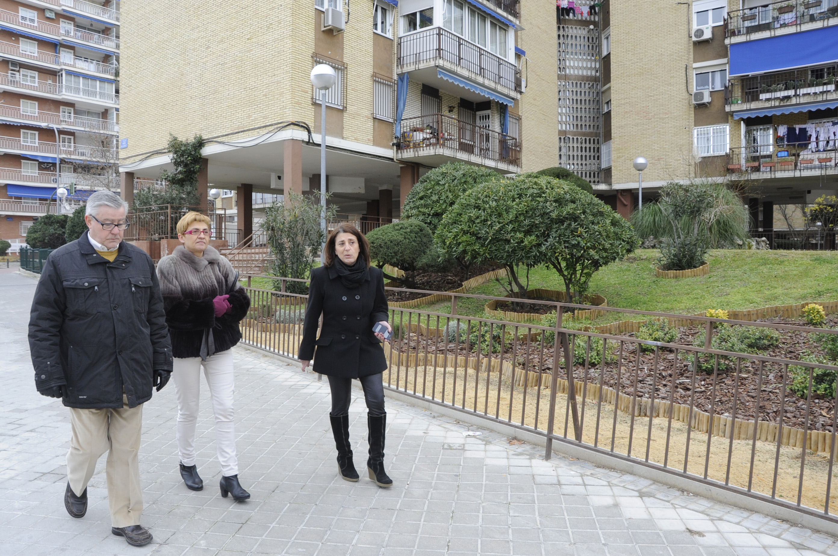 Jardines interbloques calle Magallanes 2