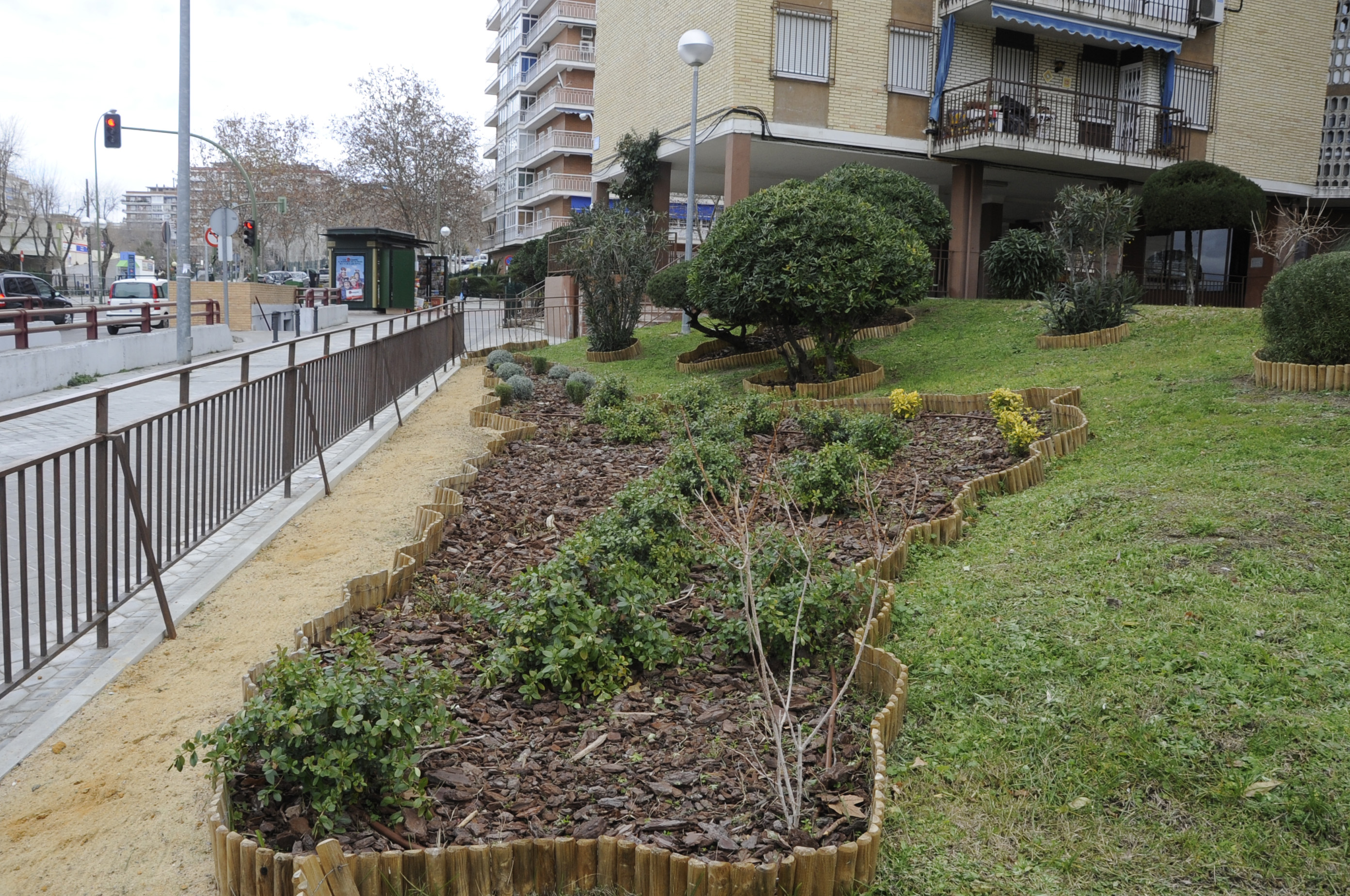 Jardines interbloques calle Magallanes 3