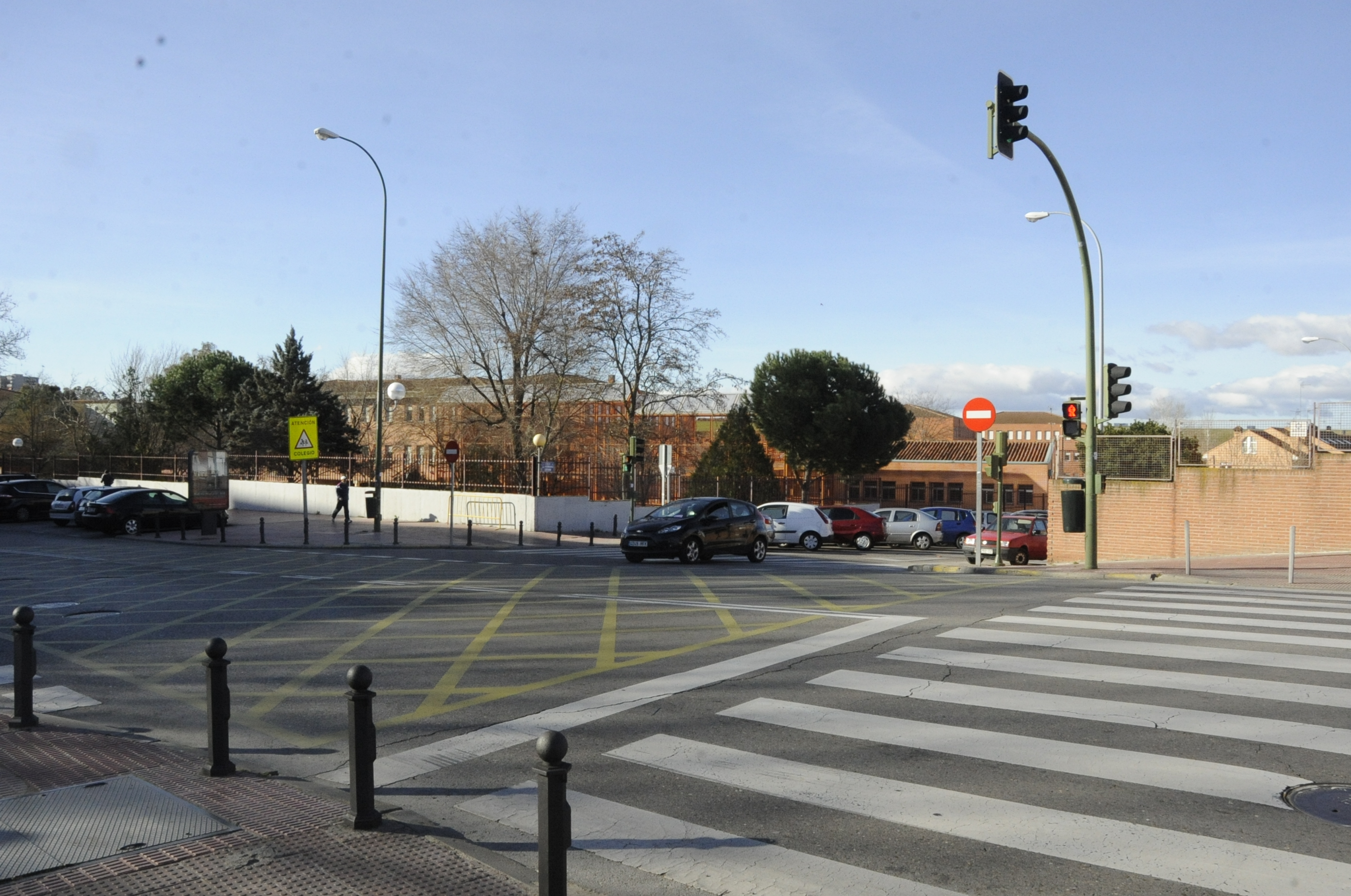 Cruce Semafórico calle Hermanos Grimm