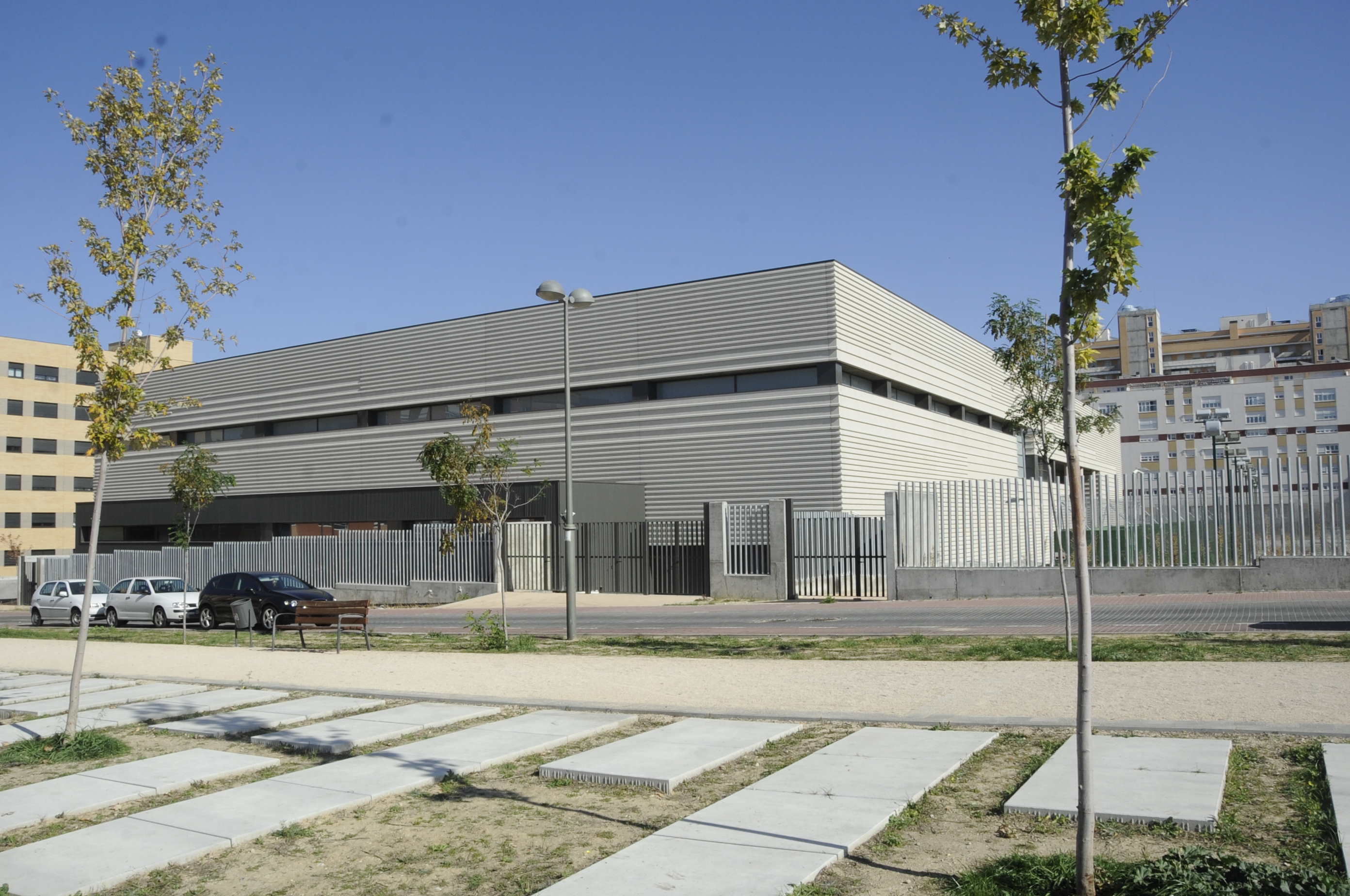 POLIDEPORTIVO PAU -4 4