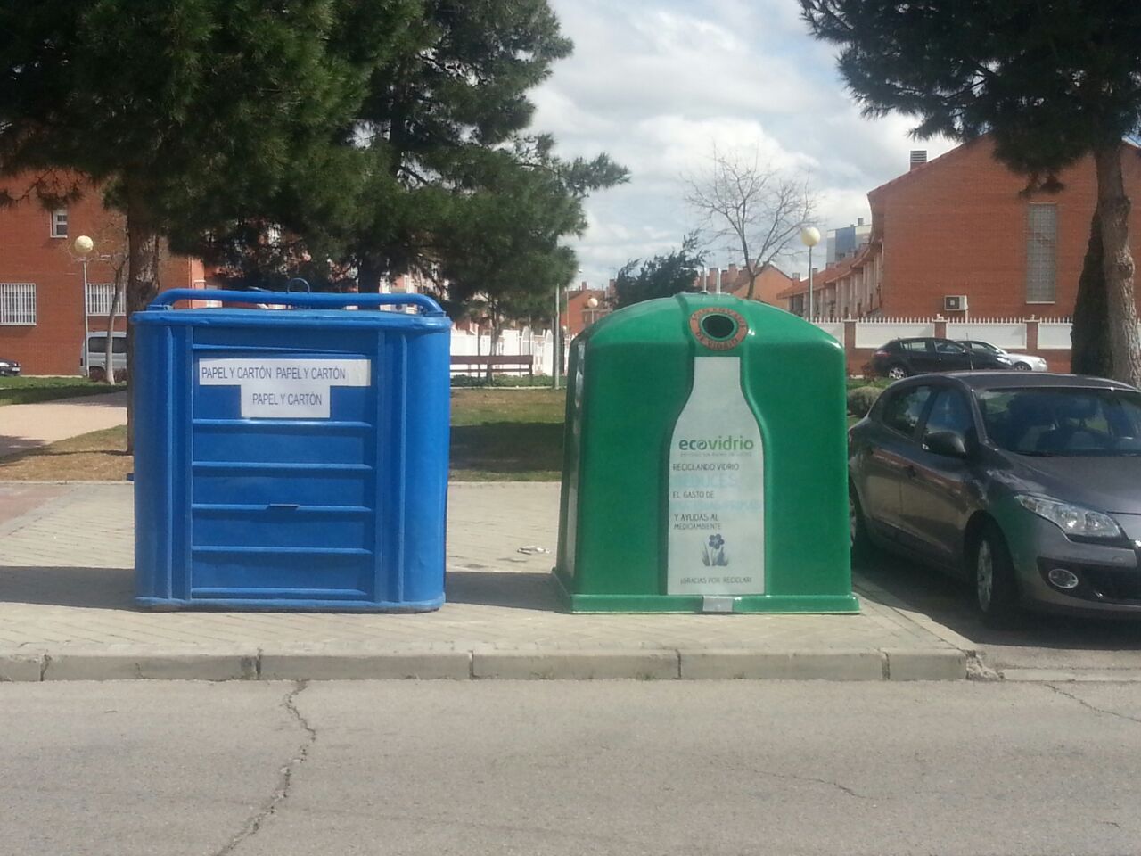 Contenedor CARTON y VIDRIO