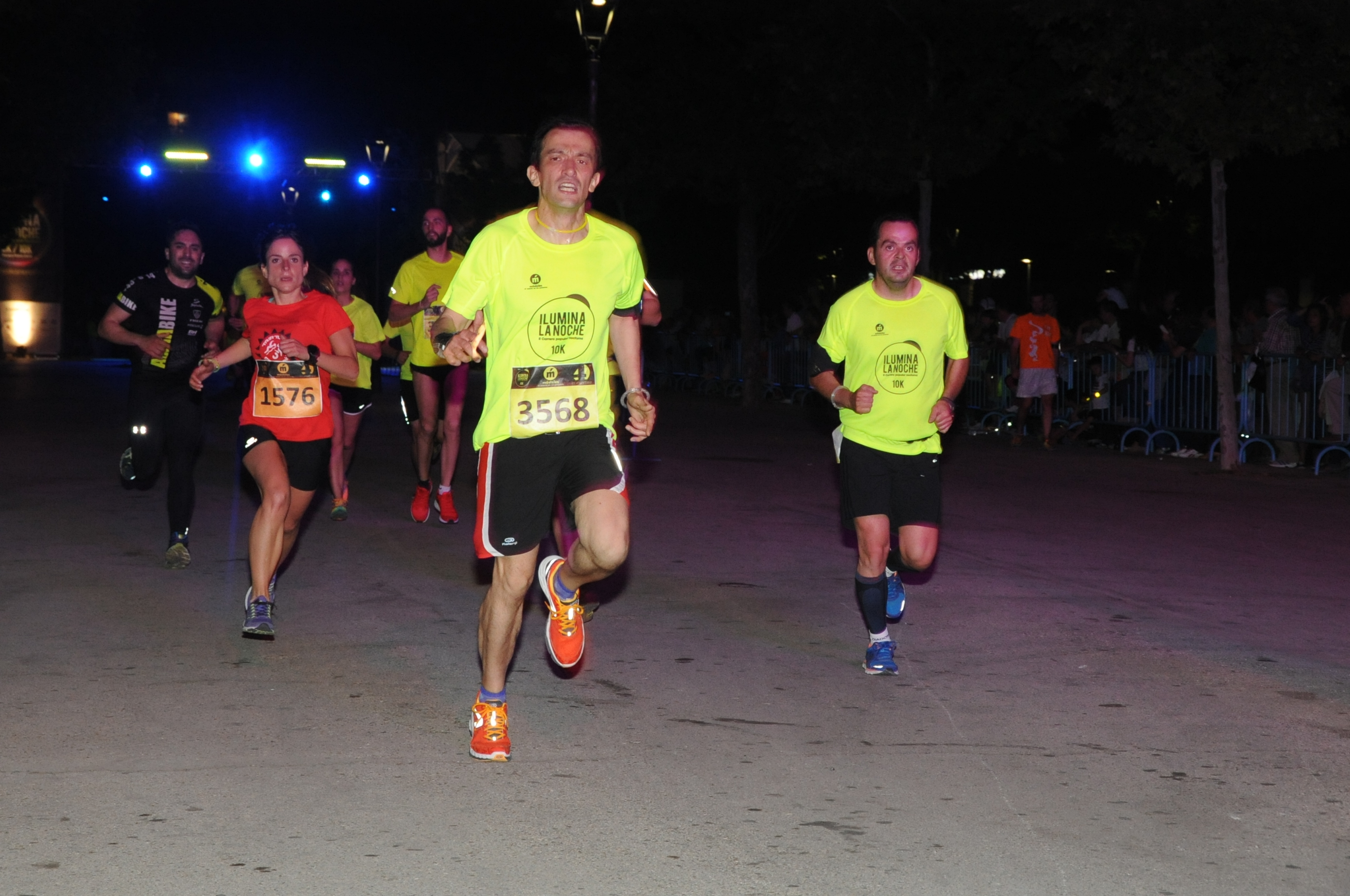Carrera Ilumina la noche 30
