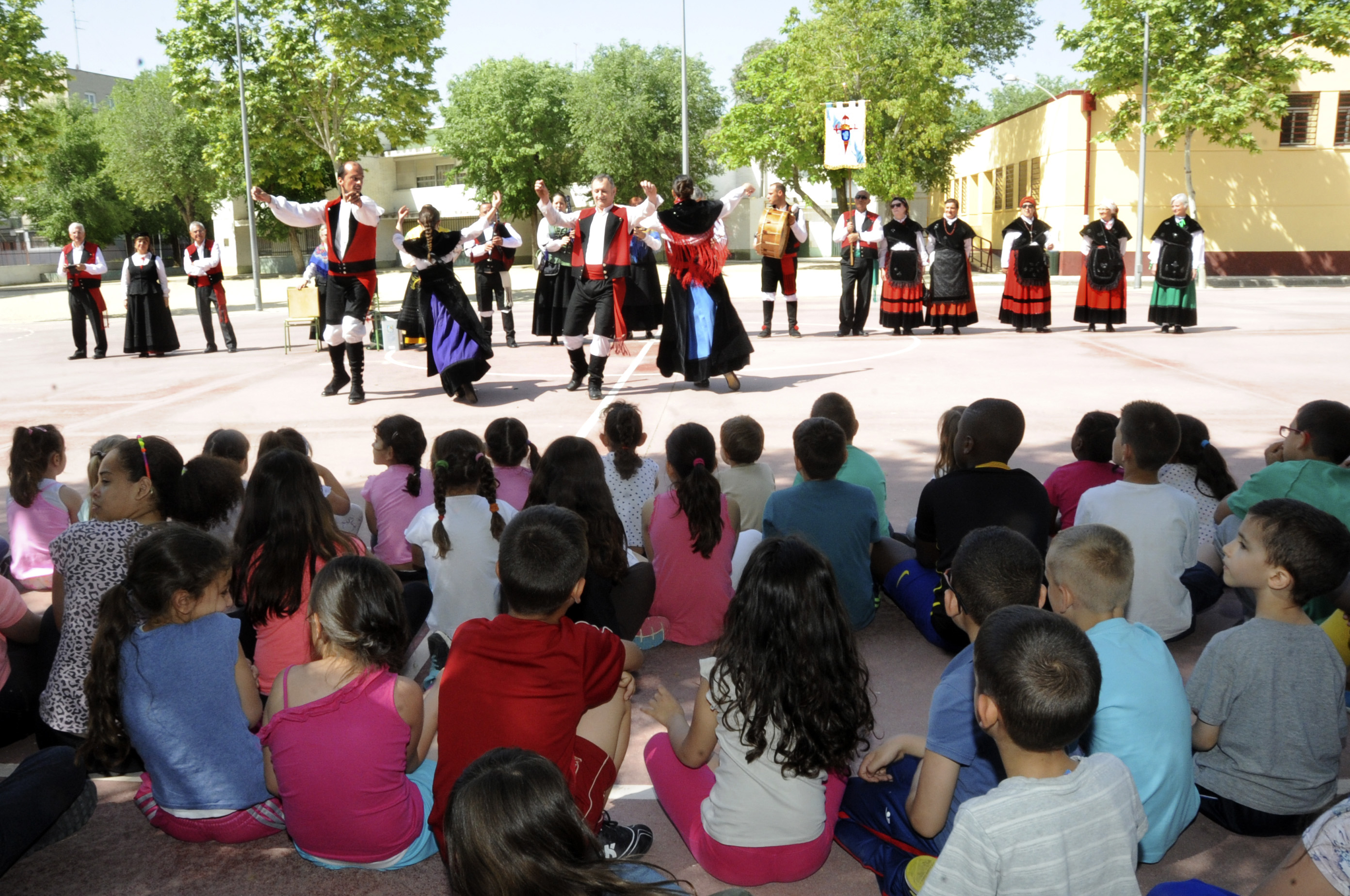Dia Galicia CEIP Andrés Torrejón 166p