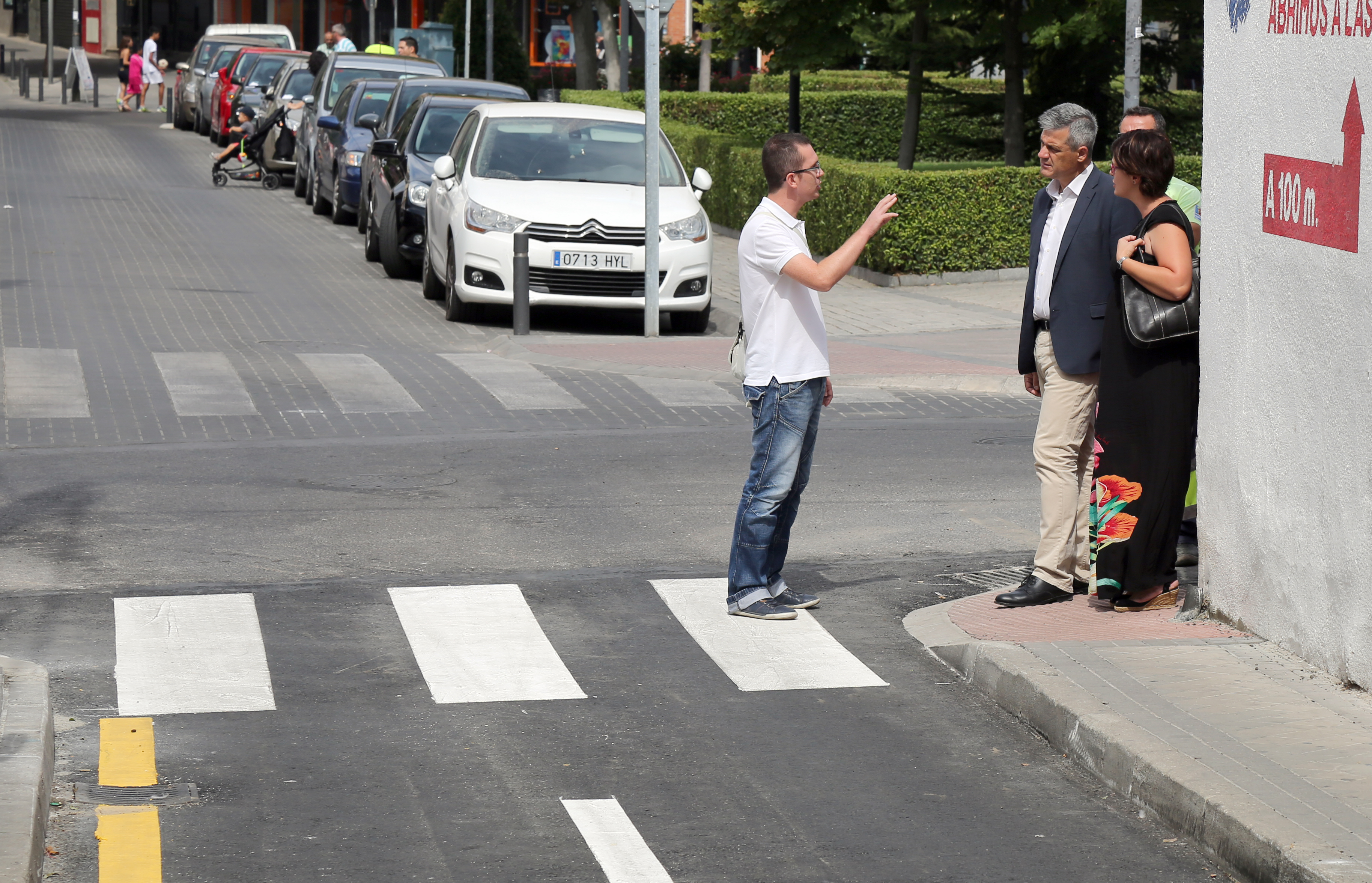 David y Noelia visita calles asfaltadas