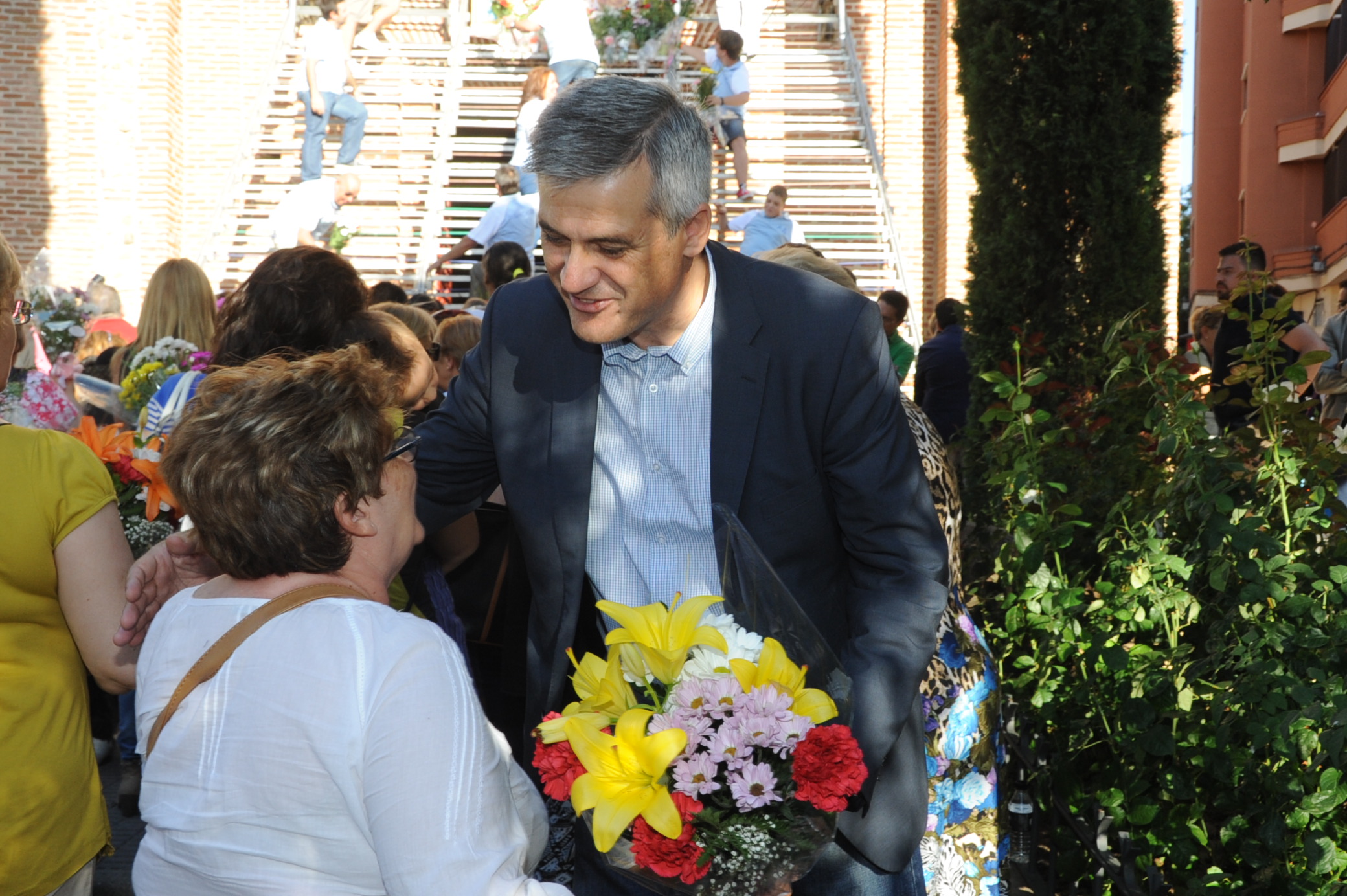 Ofrenda a la Virgen 2