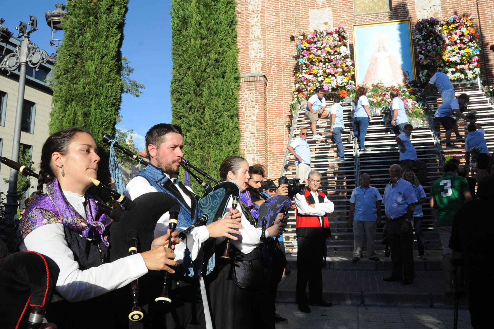 Ofrenda a la Virgen 7