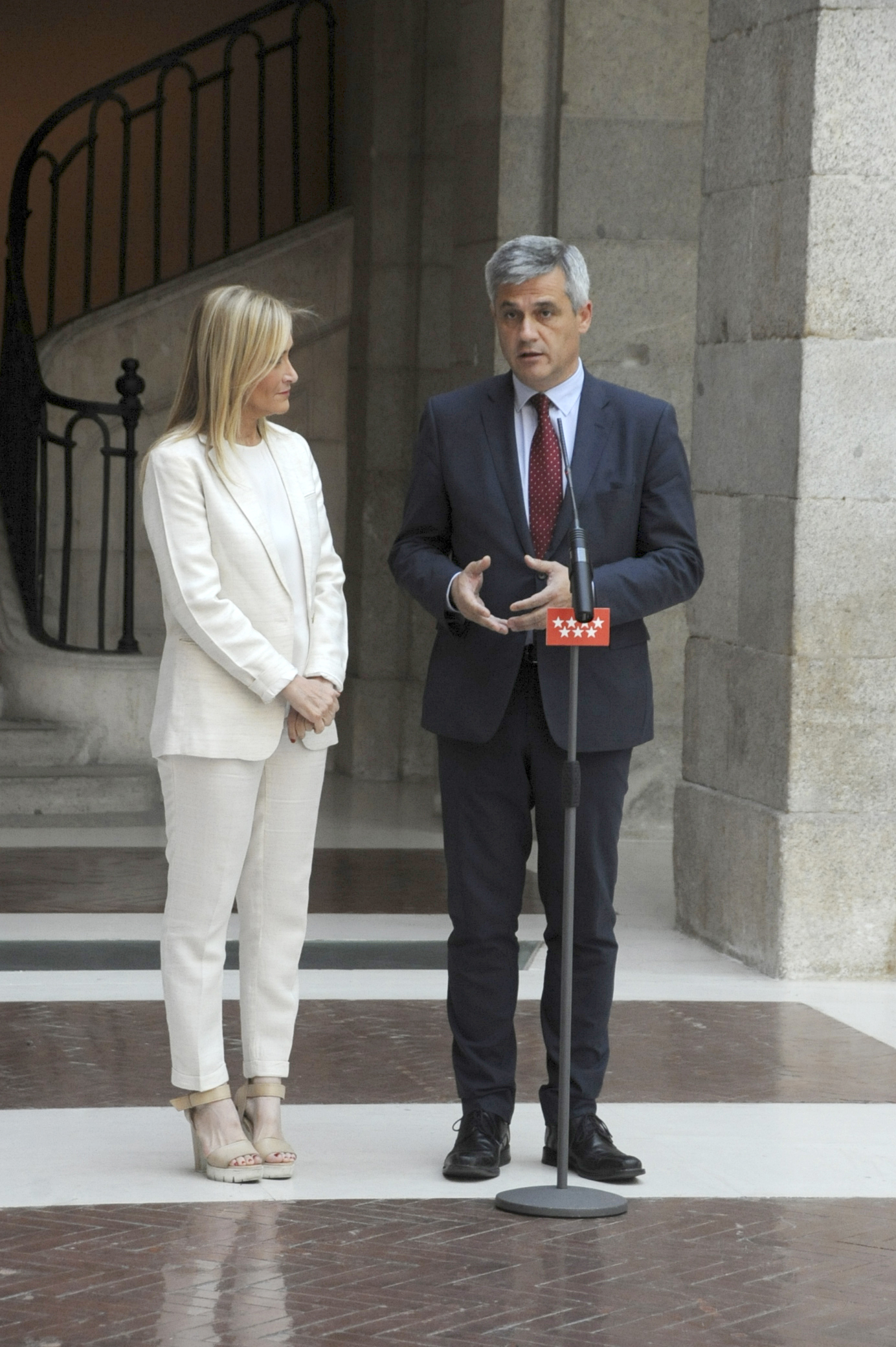 Encuentro Alcalde y Presidenta CAM 4