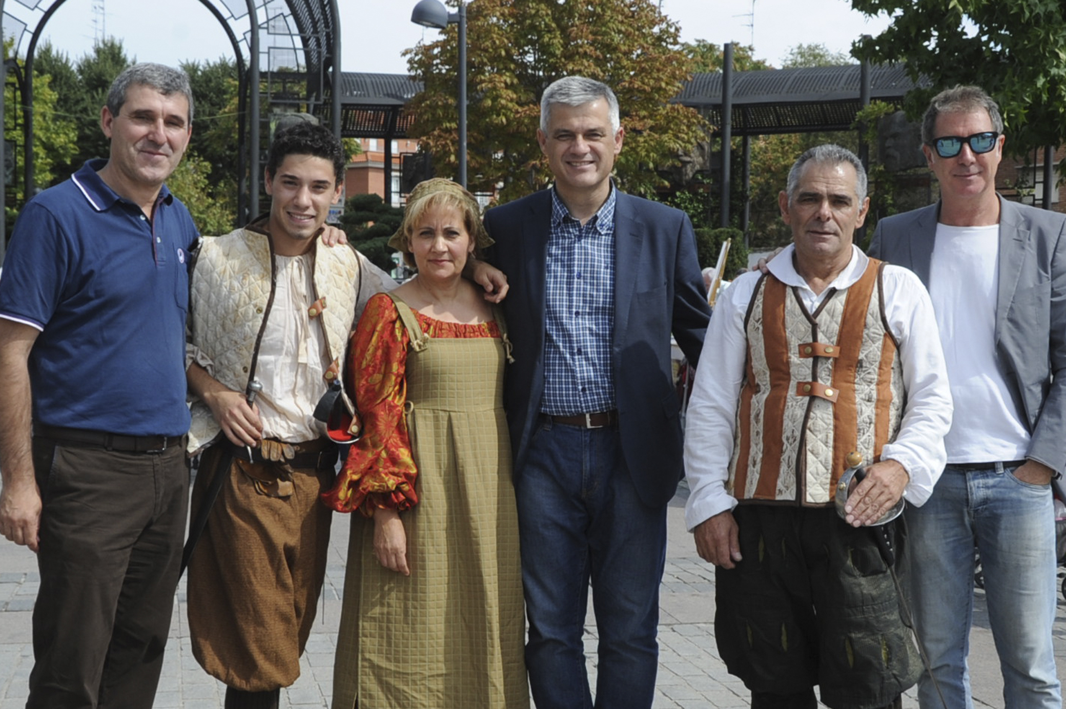 Alcalde visita Expocultura 13