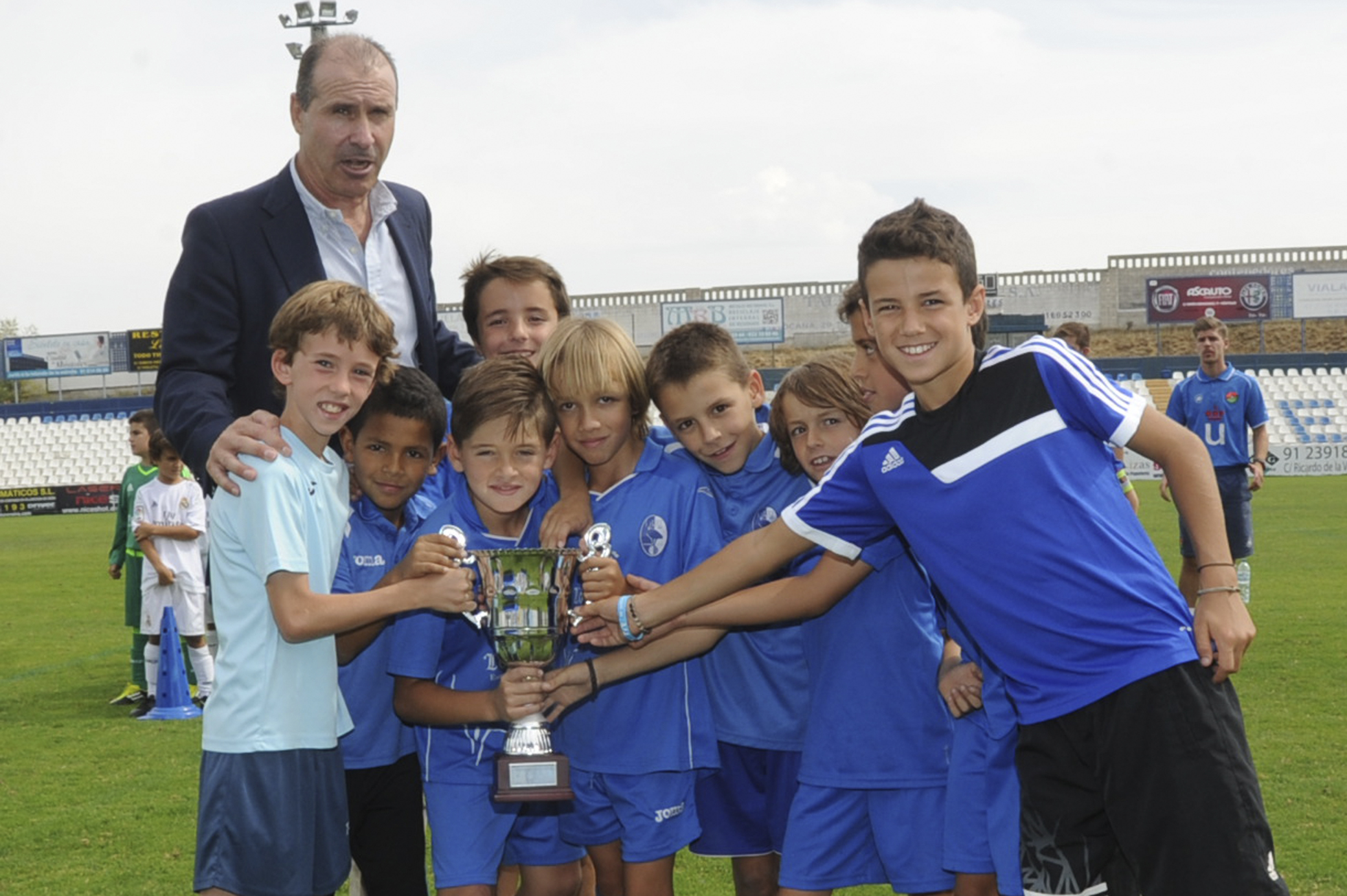 Entrega trofeos Futbol Base 3