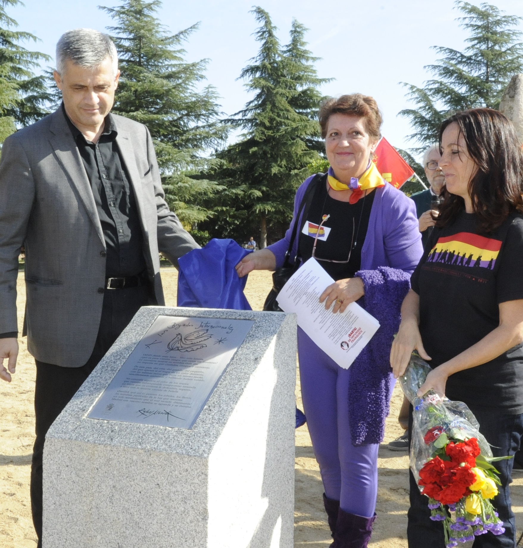 Placa Monolito Brigadas 2