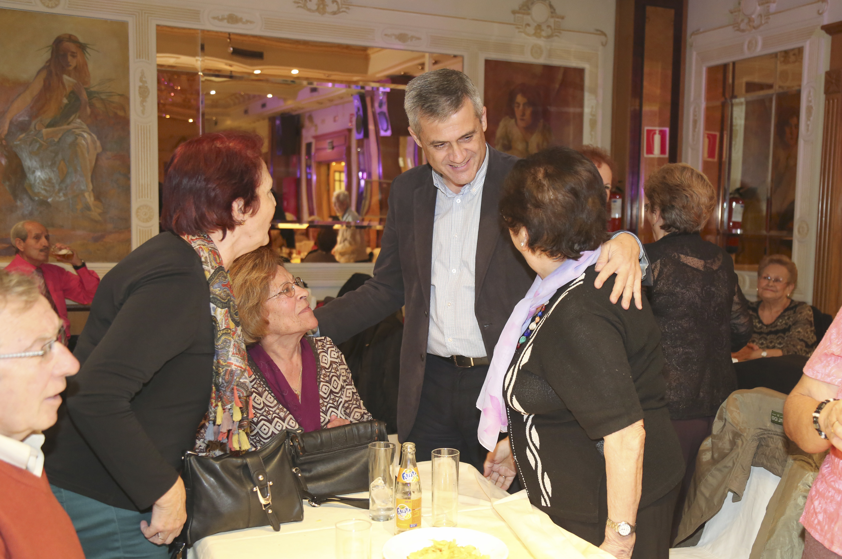 Baile navidad de mayores 1