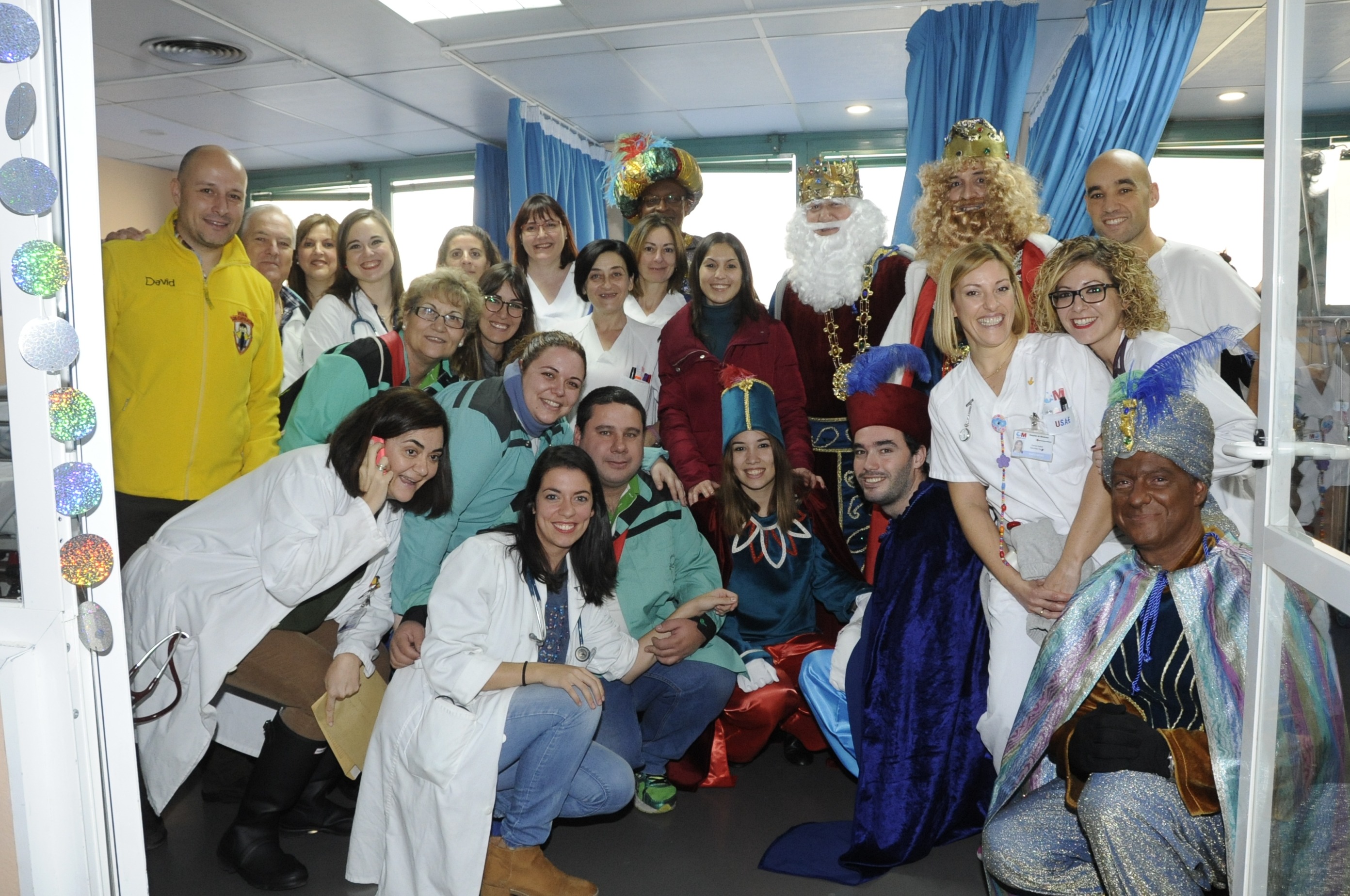 Reyes Magos de las Peñas Visitan Hospitales 2