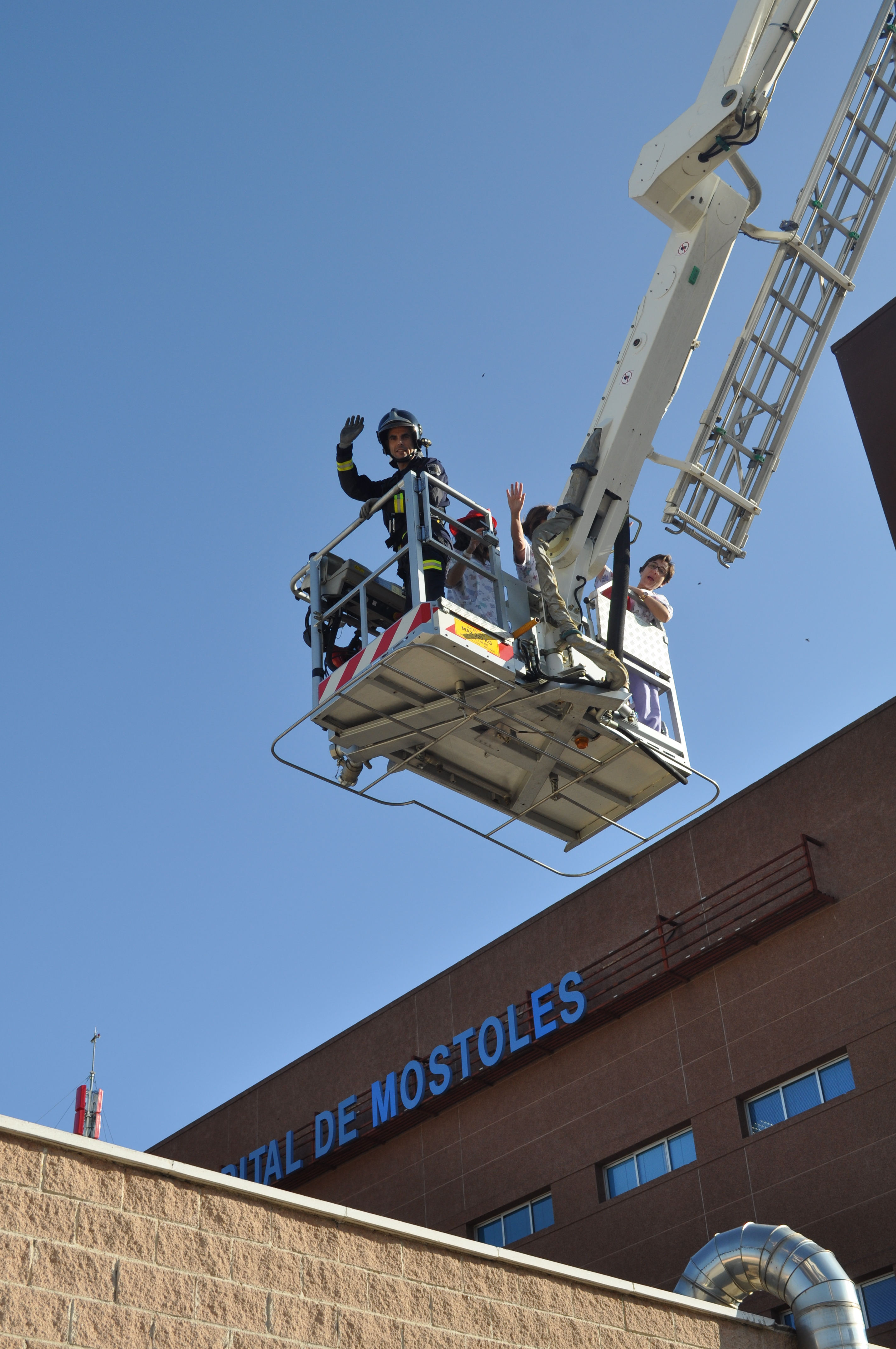 Bomberos en hospital 3