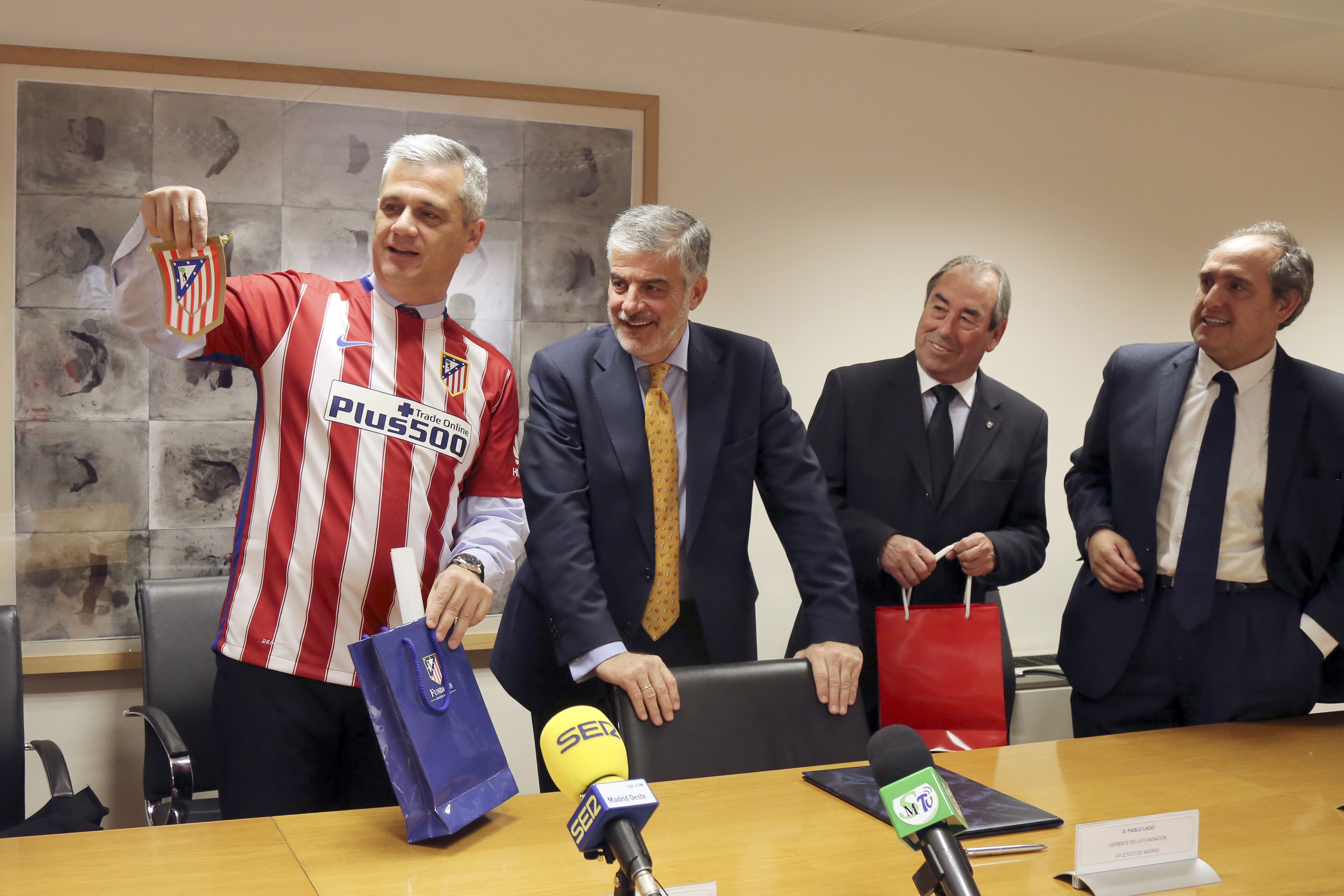 Firma convenio Atletico de Madrid 9