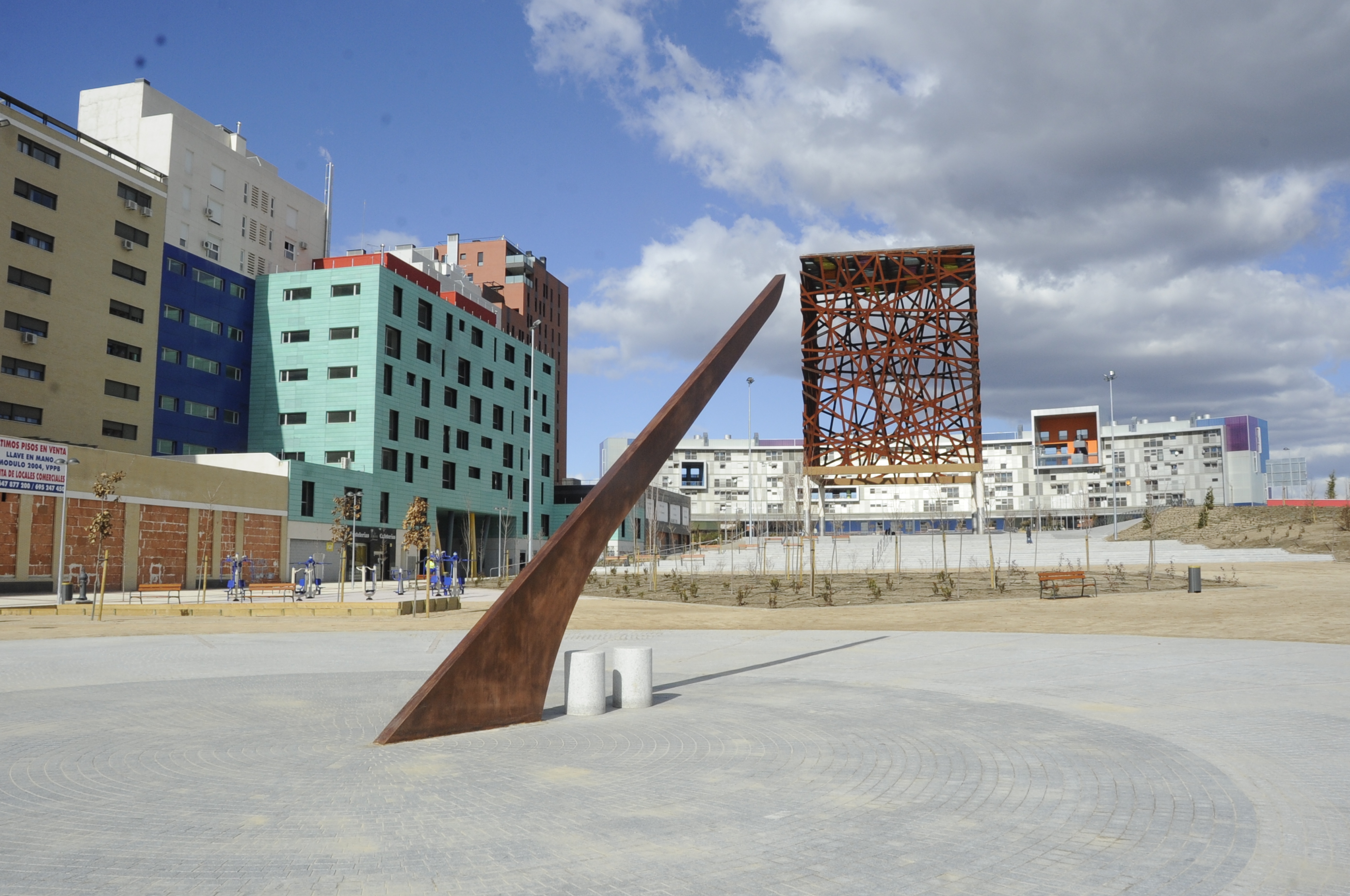 Plaza del Sol parques infantiles