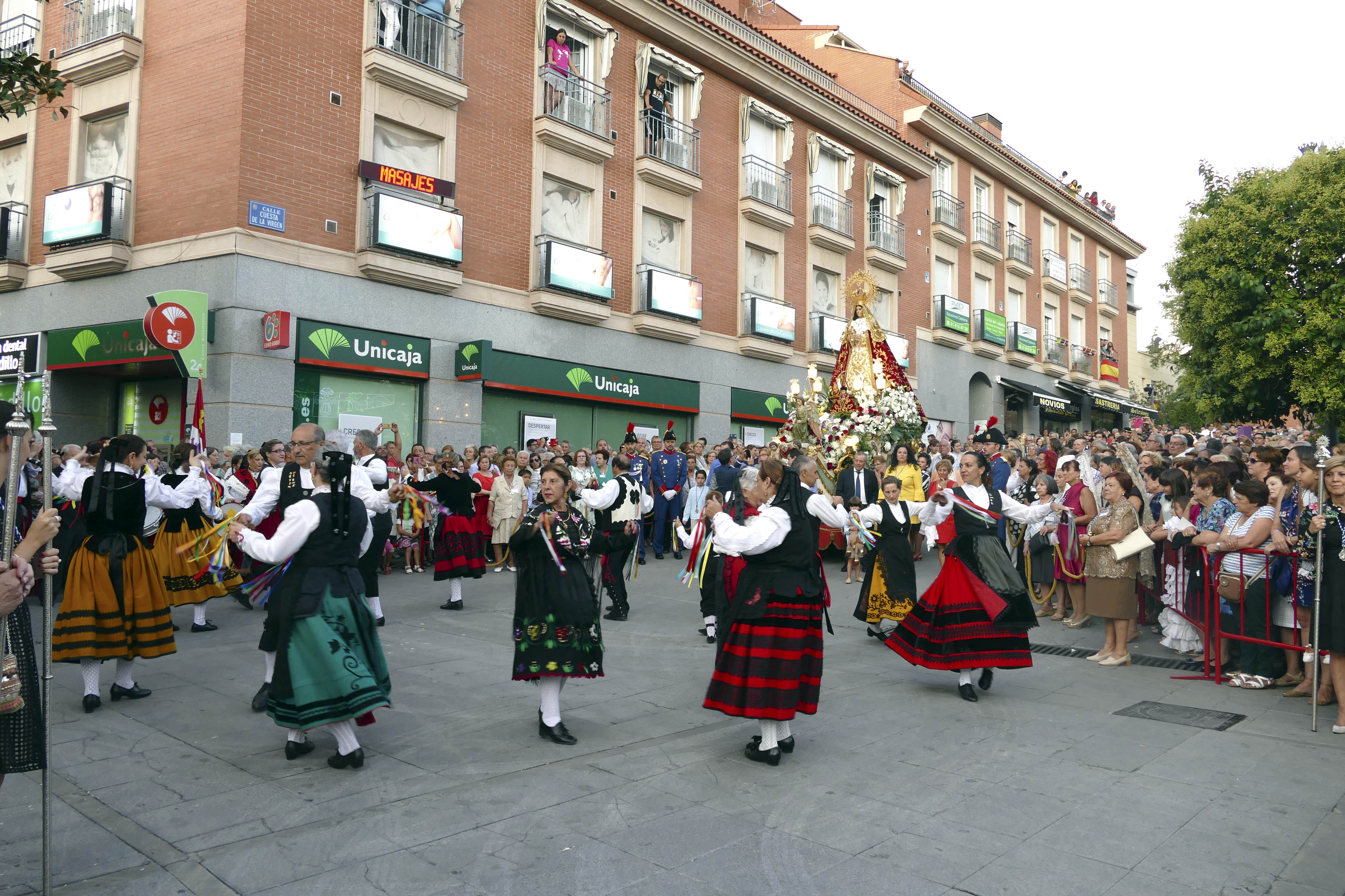 procesión en honor a la patrona de Móstoles 1