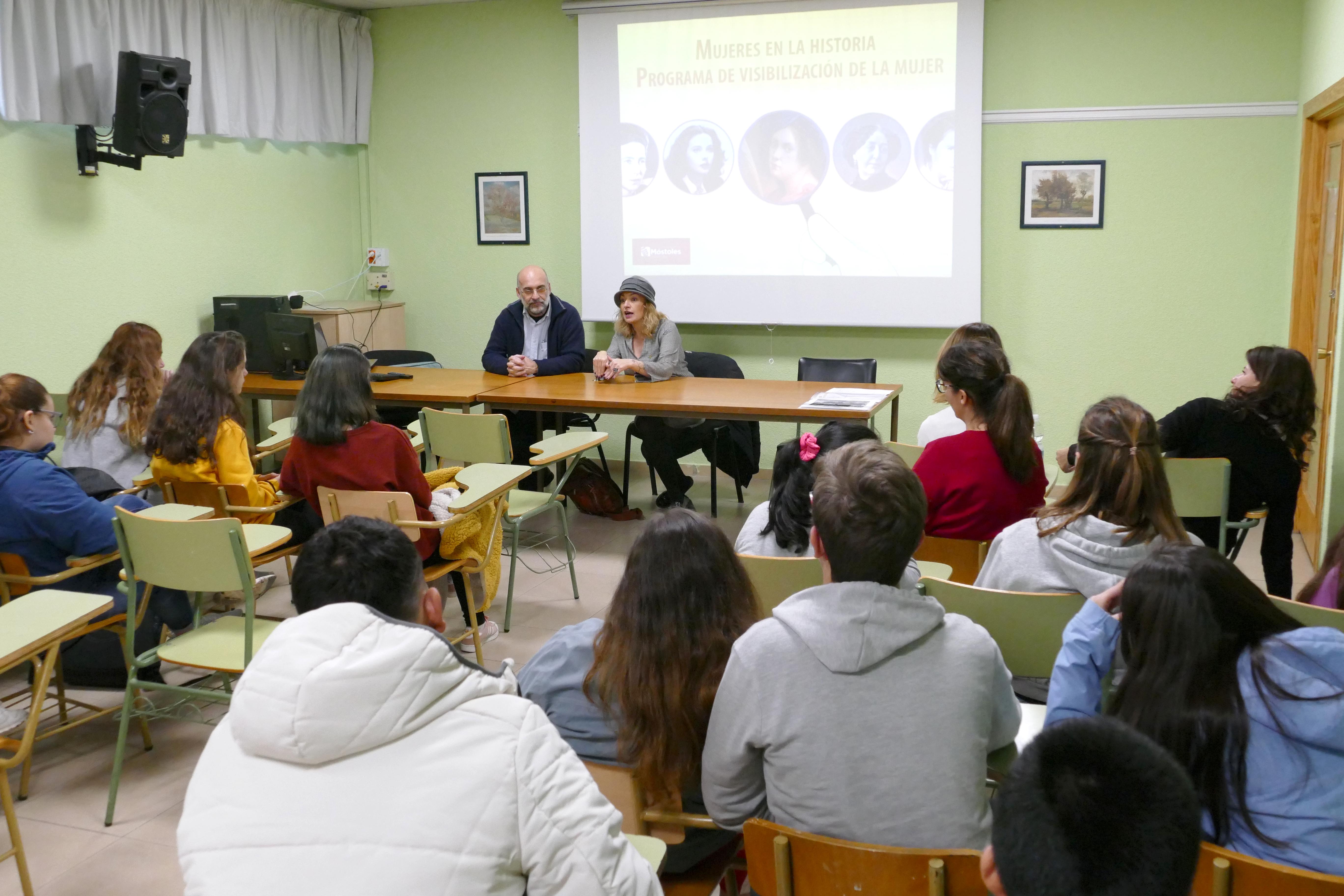 Inauguración mujeres en la historia 1