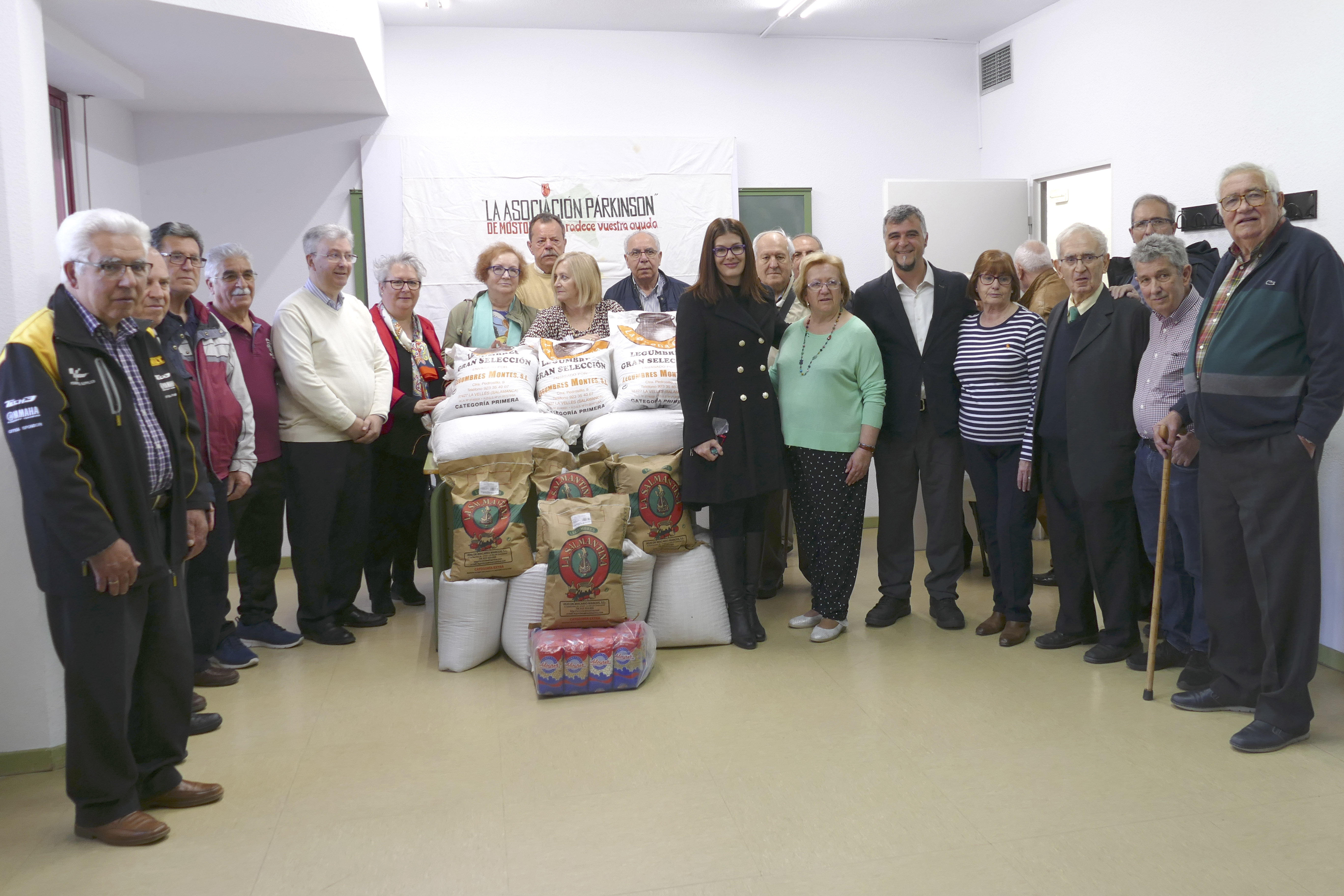 Entrega legumbres Asoc. Parkinson 1