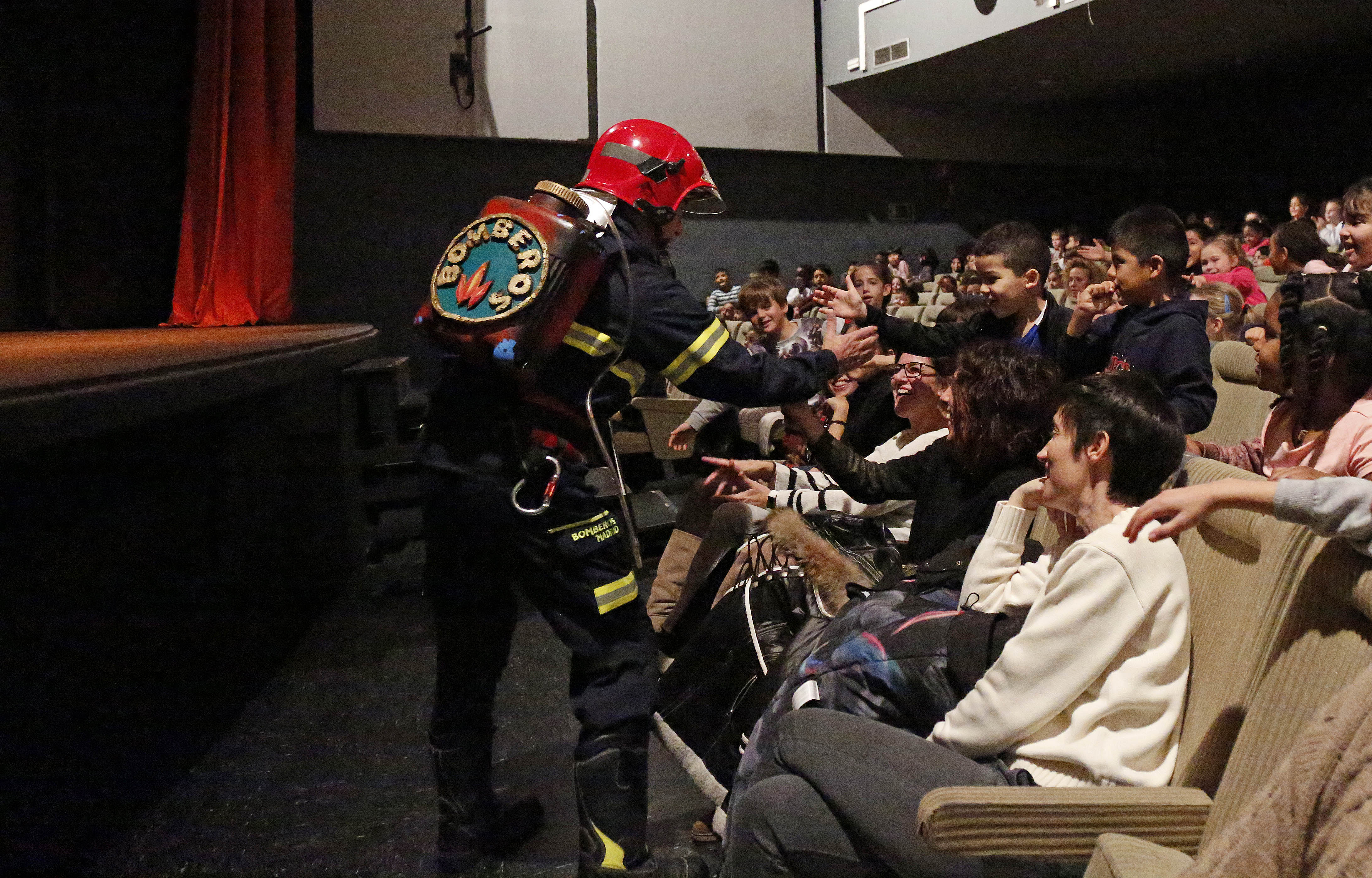 teatro dos pillos un bombero 1