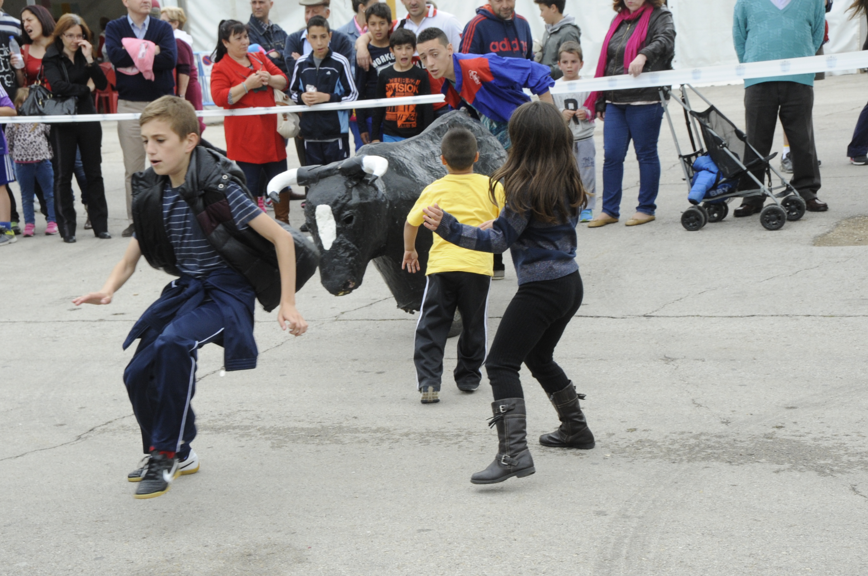 MINIS ENCIERROS 120p